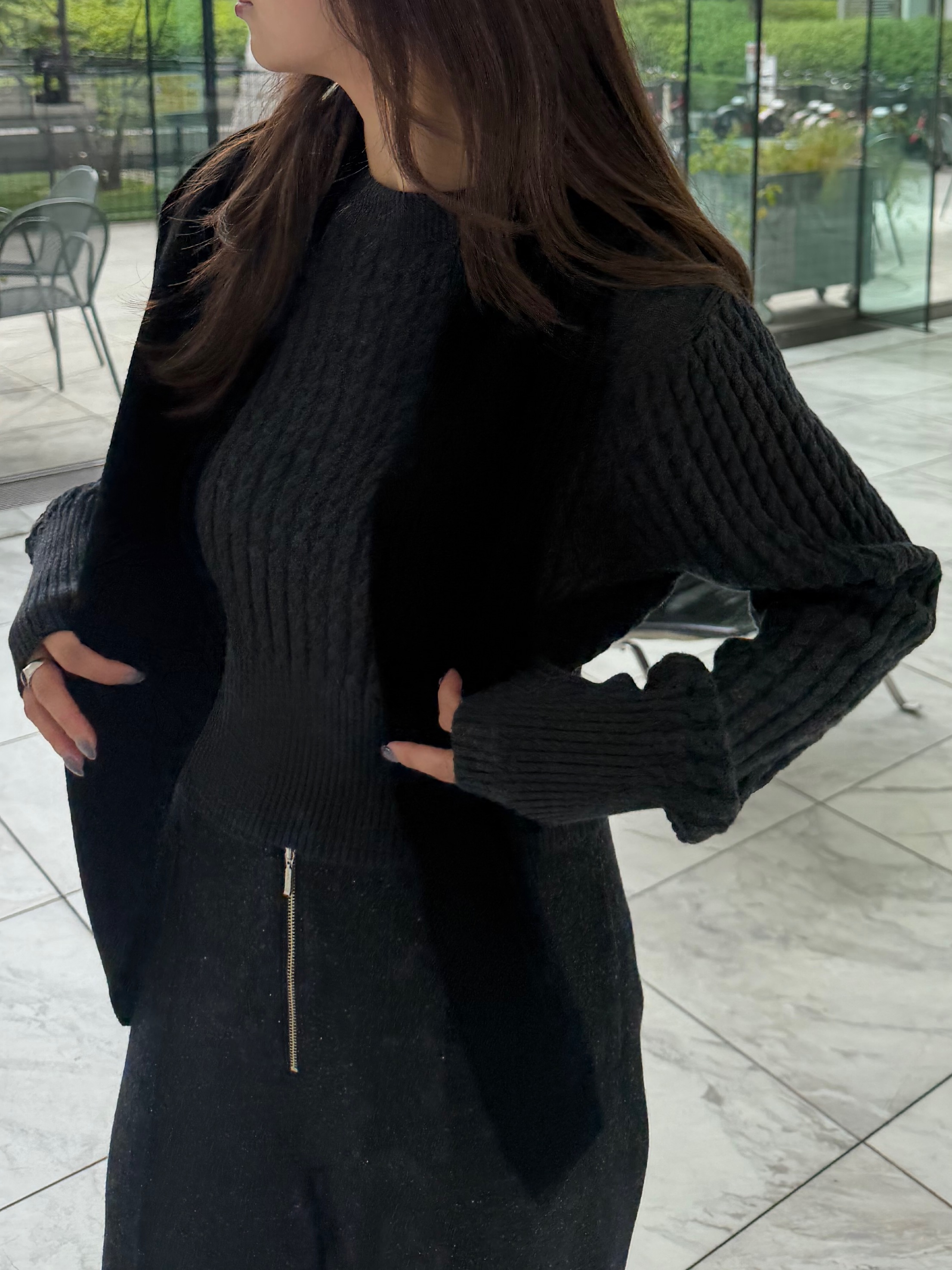 kanamiさんの「CODE A｜cable open back knit」を使ったコーディネート