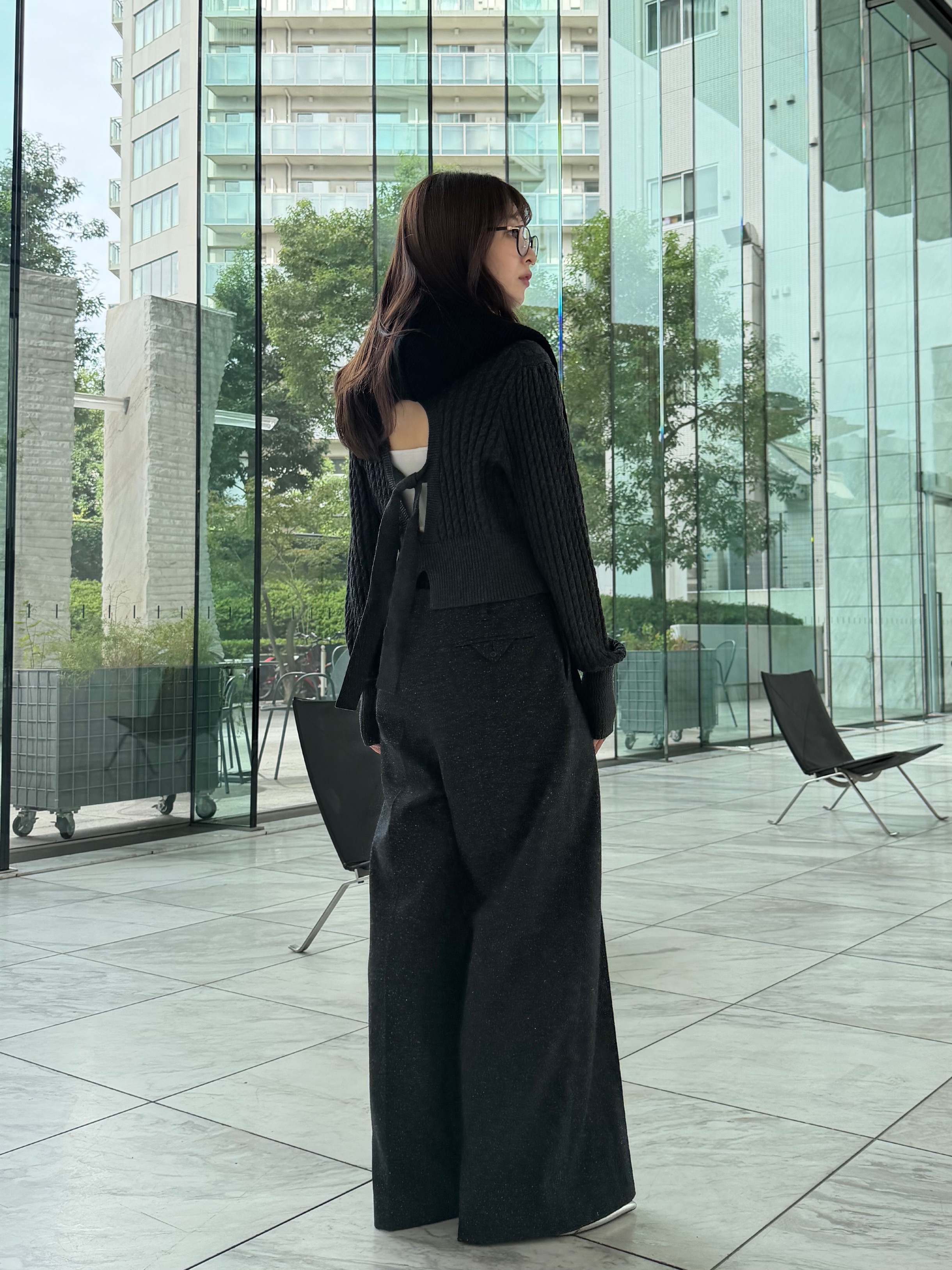 kanamiさんの「CODE A｜cable open back knit」を使ったコーディネート