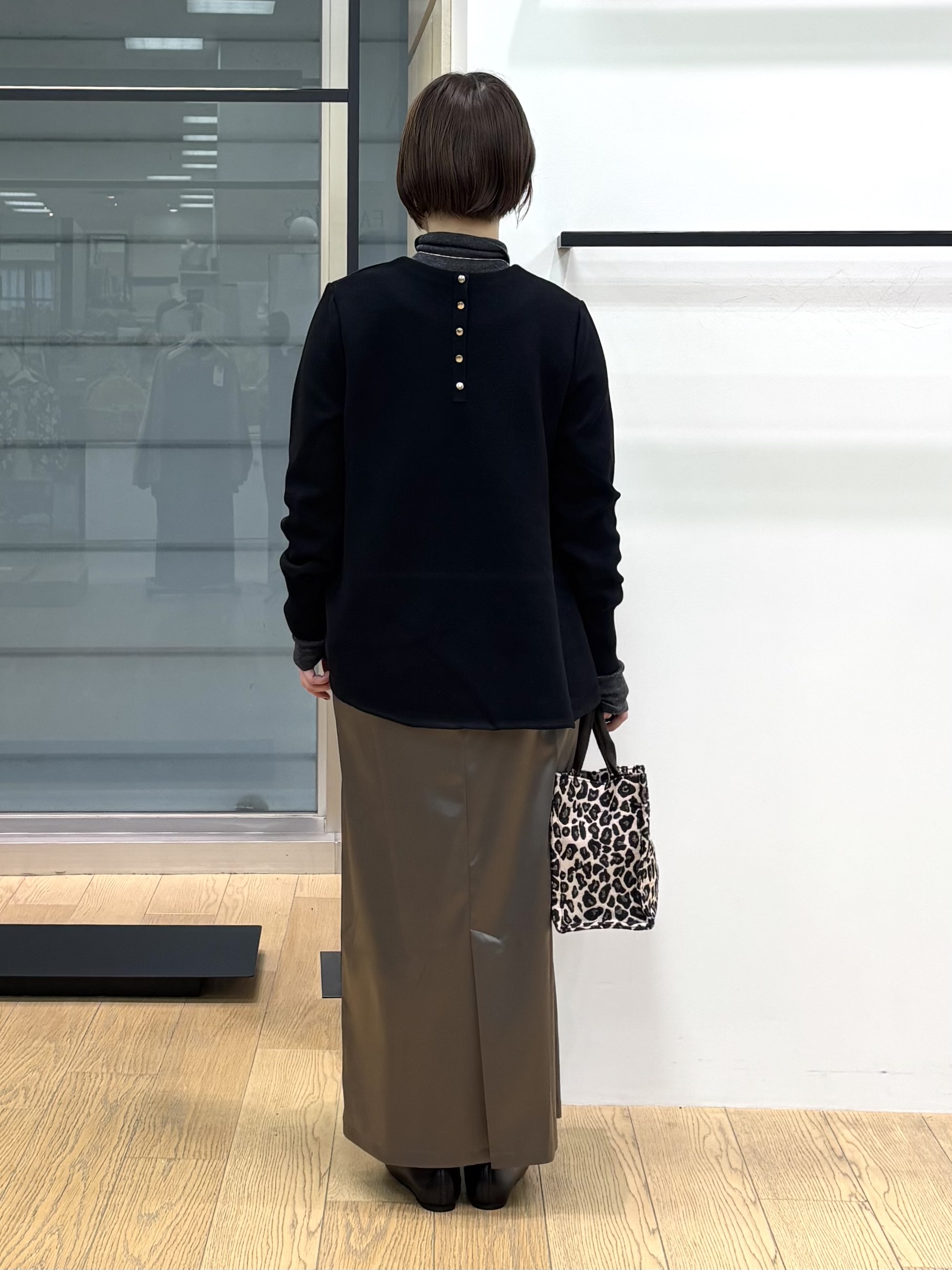 asamiさんの「INDIVI｜【体型カバー／後ろボタン】ジャカードペプラムニット」を使ったコーディネート