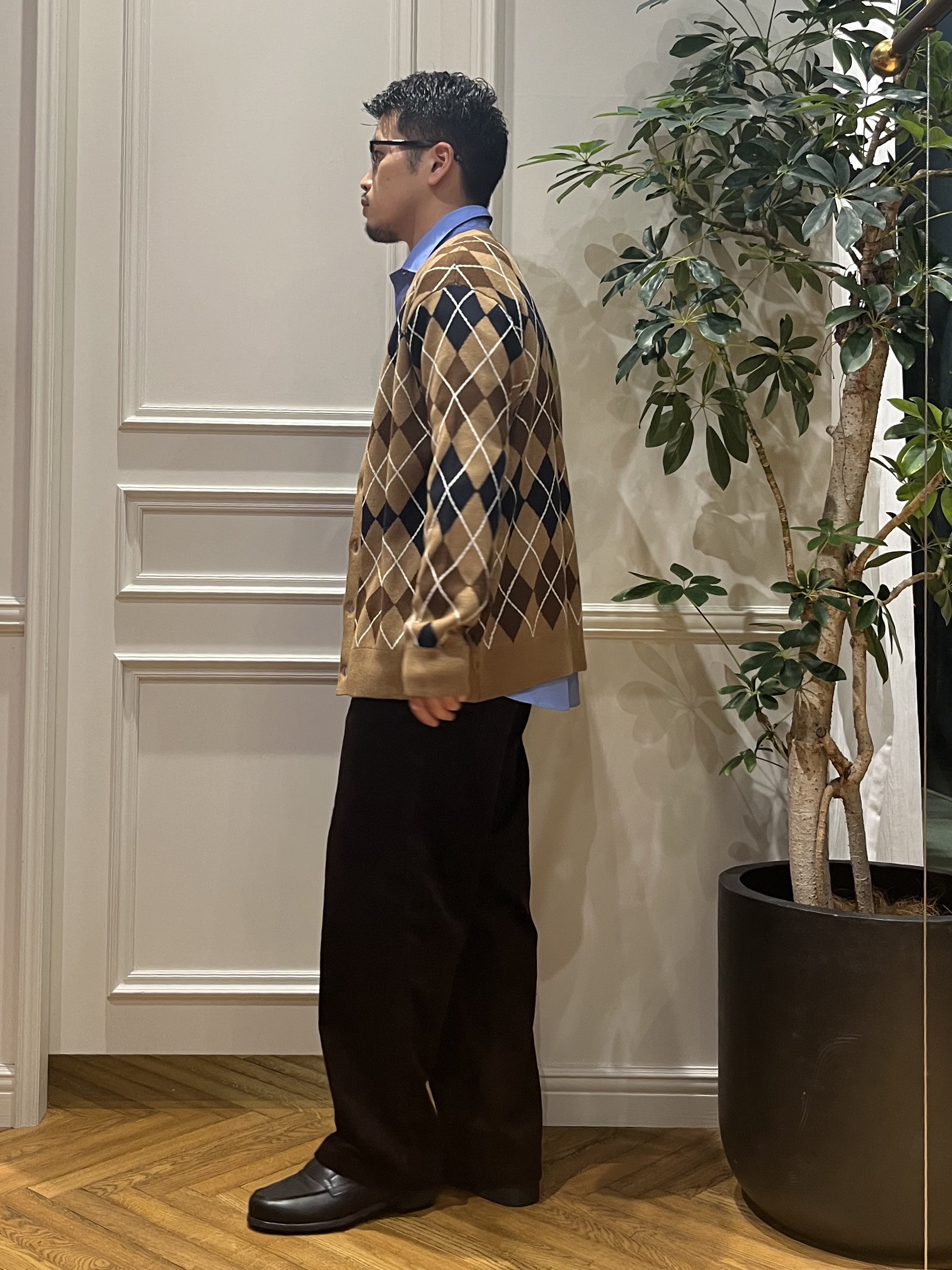 Tokuさんの「DRESSTERIOR｜アーガイル ラウンドネックカーディガン」を使ったコーディネート