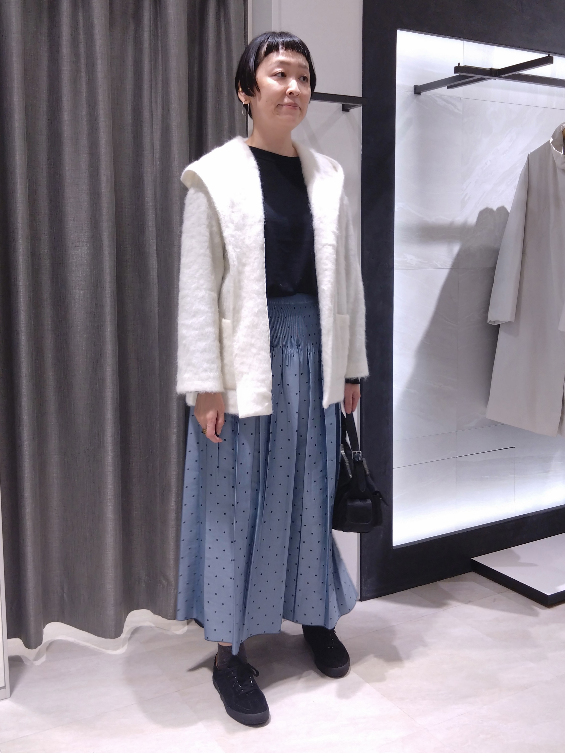 まちこさんの「UNTITLED｜【軽アウター/秋羽織り】シャギーフーディ―カーディガン」を使ったコーディネート