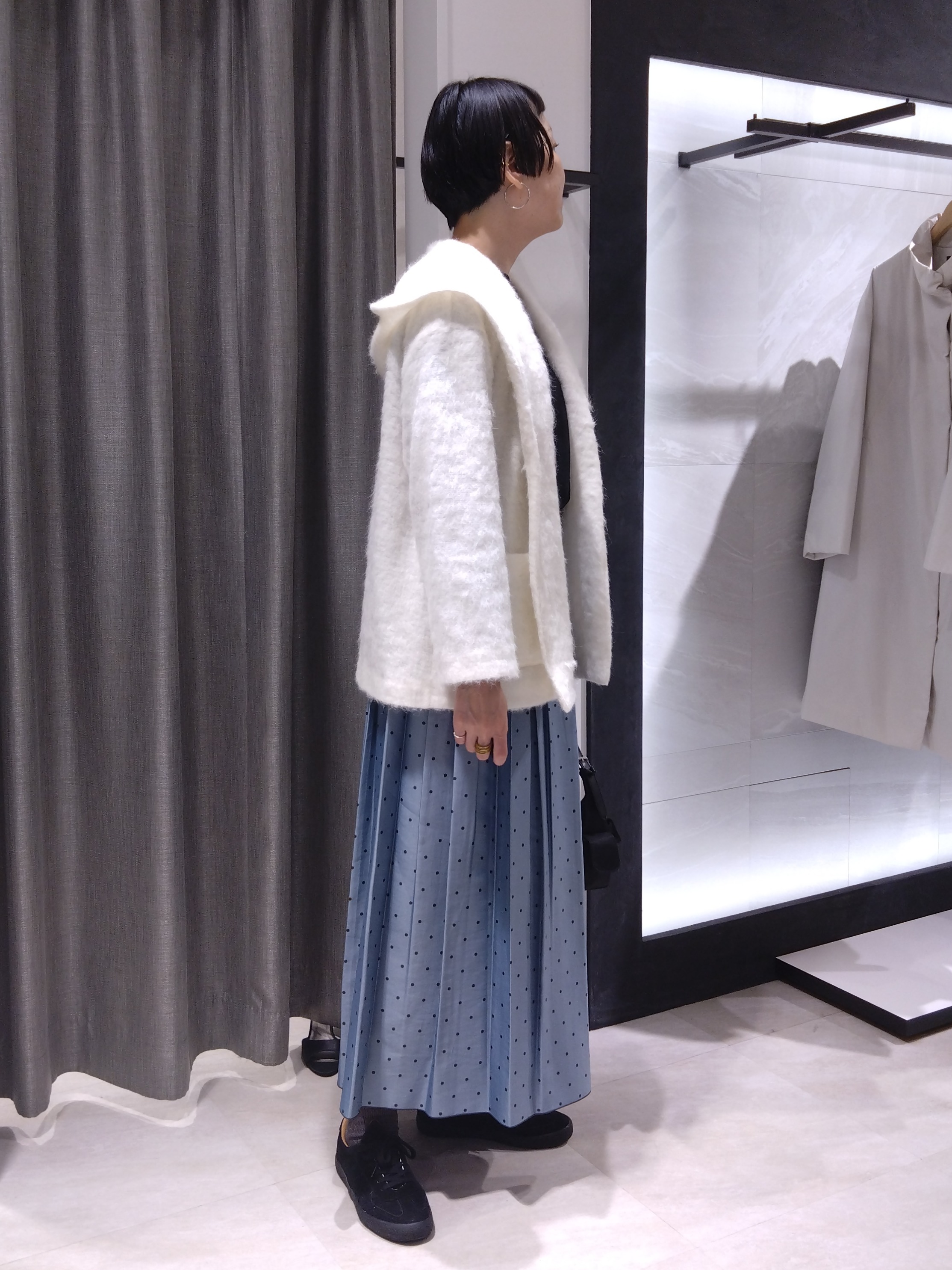 まちこさんの「UNTITLED｜【軽アウター/秋羽織り】シャギーフーディ―カーディガン」を使ったコーディネート