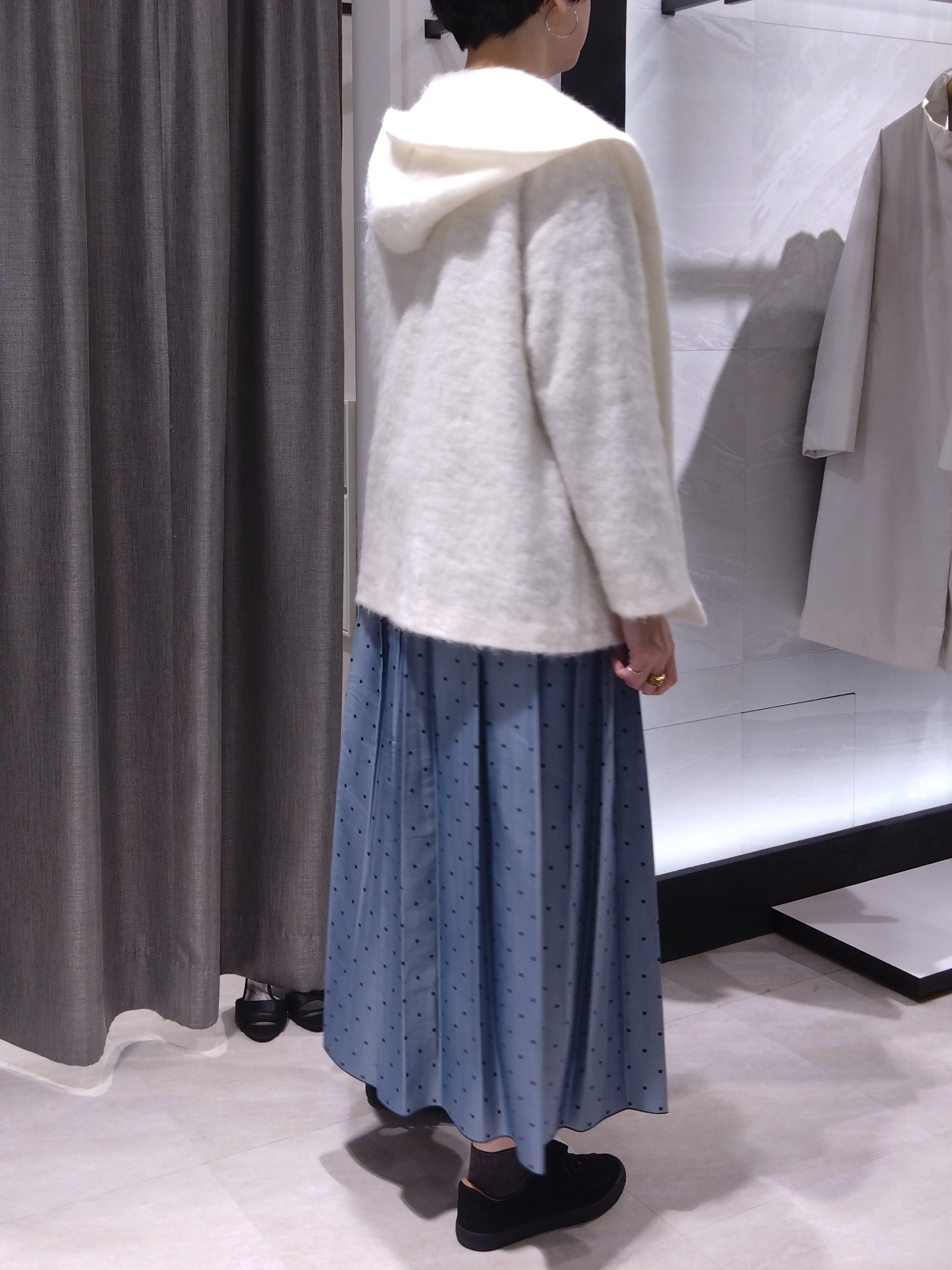 まちこさんの「UNTITLED｜【軽アウター/秋羽織り】シャギーフーディ―カーディガン」を使ったコーディネート