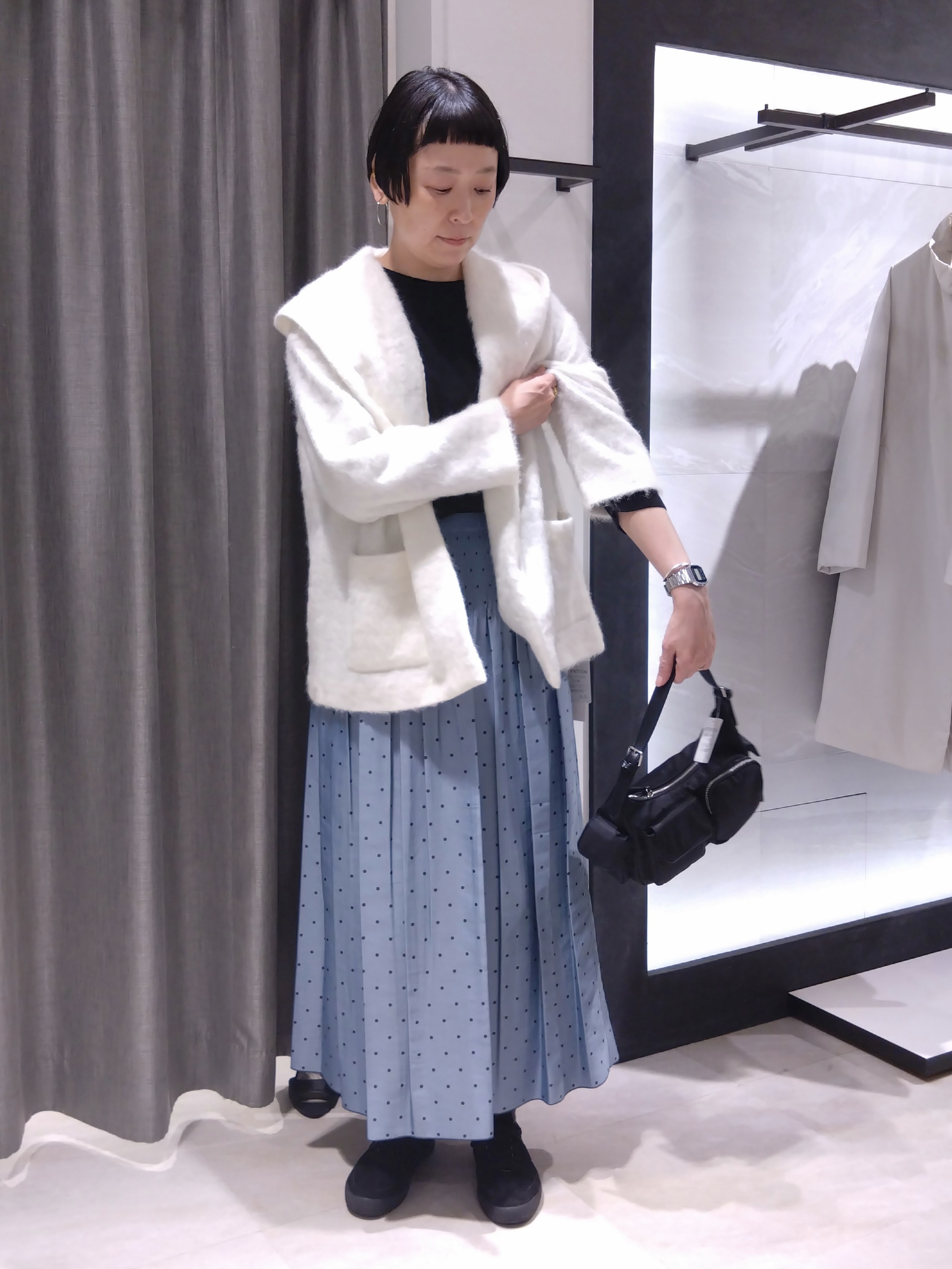 まちこさんの「UNTITLED｜【軽アウター/秋羽織り】シャギーフーディ―カーディガン」を使ったコーディネート