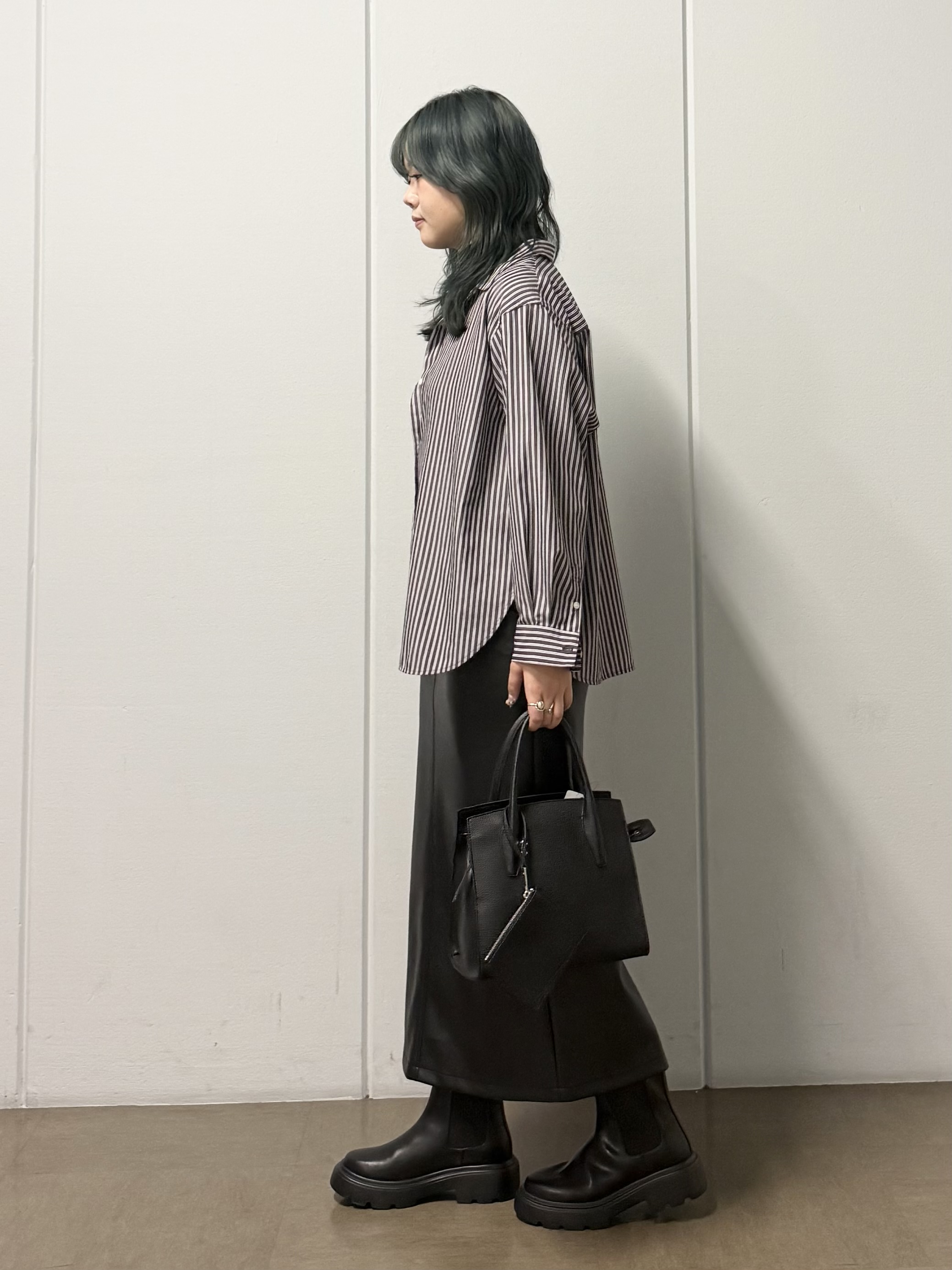 mizukiさんの「INDIVI｜【レイヤード／袖口シアー／日本製】ベロアジャージトップス」を使ったコーディネート