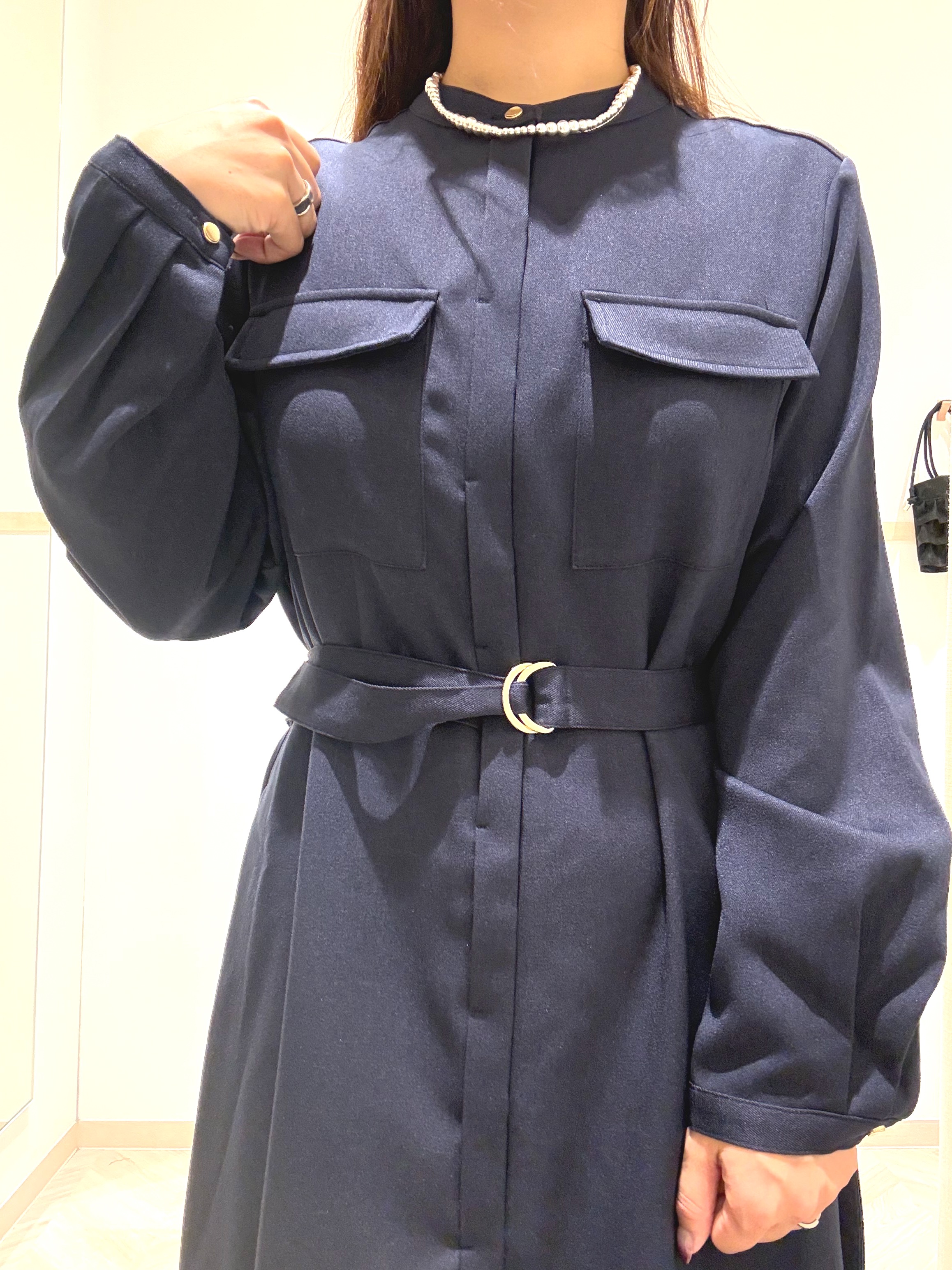 nanaさんの「SHOO･LA･RUE｜【S-LL/洗濯機可】フレアシルエットが上品見え バンドカラーベルト付シャツワンピース」を使ったコーディネート
