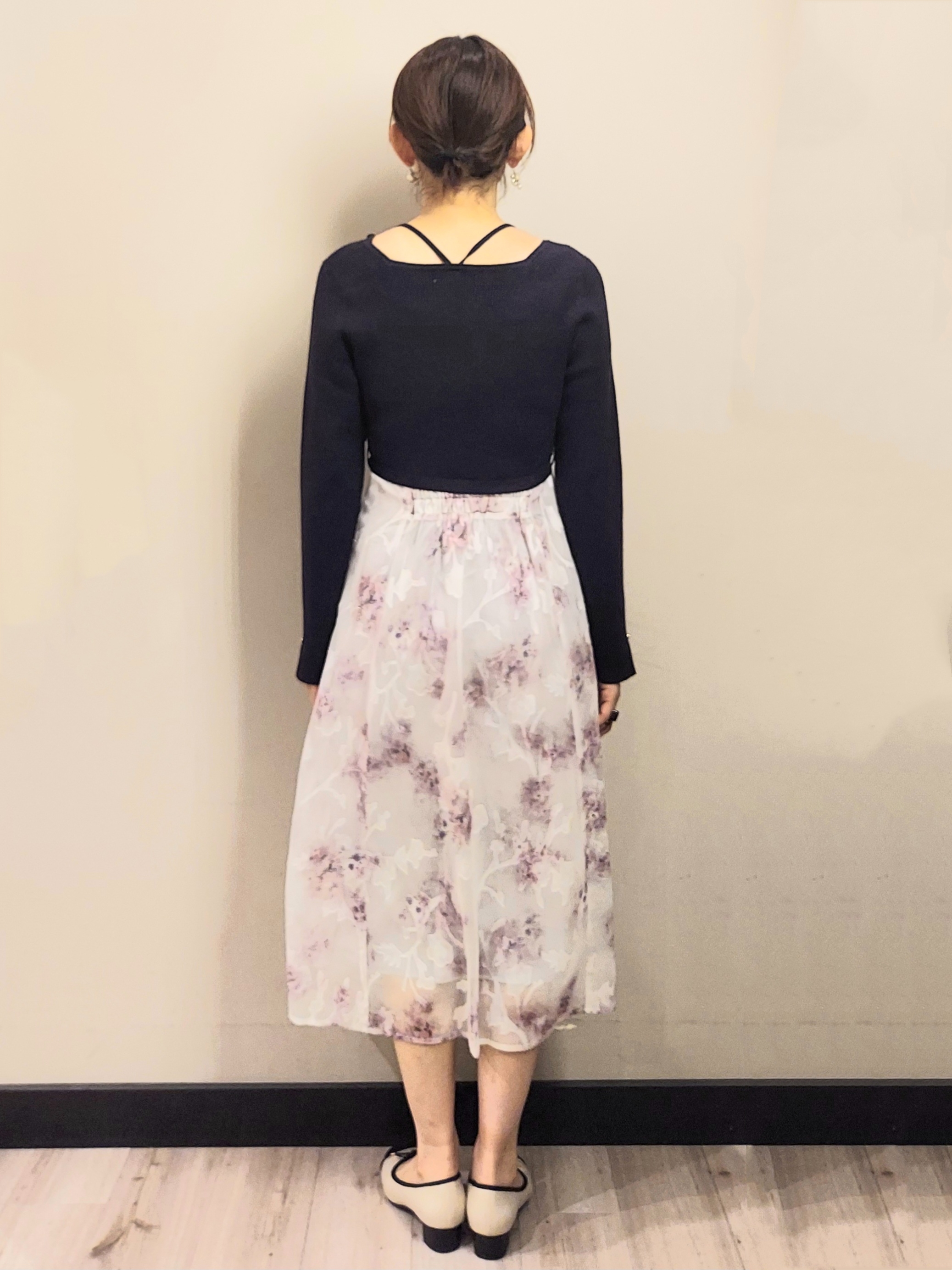 MAKIさんの「index｜【植草美幸先生が指南する好印象スタイル】フラワージャカードドッキングニットワンピース≪洗濯機OK≫」を使ったコーディネート
