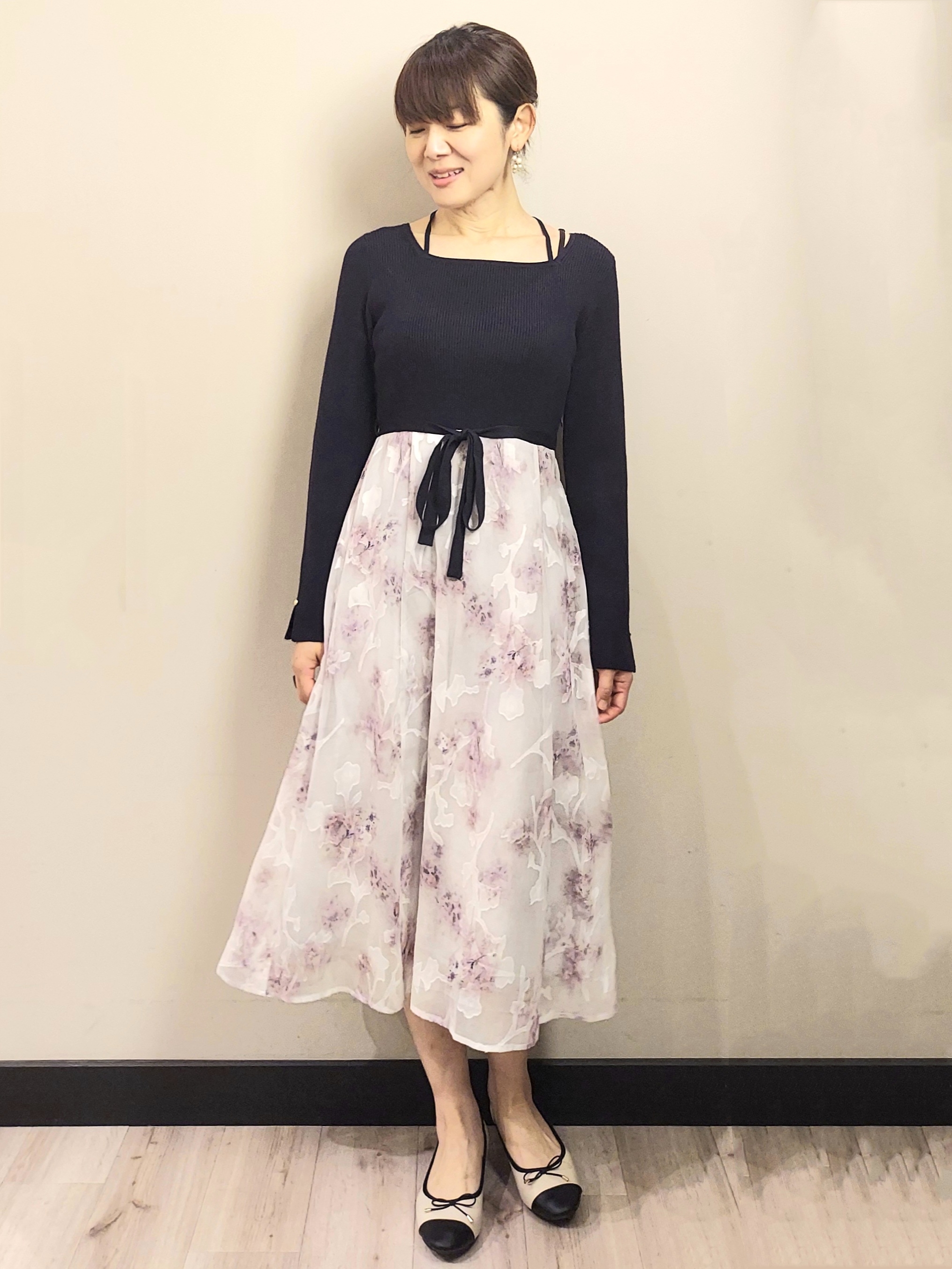 MAKIさんの「index｜【植草美幸先生が指南する好印象スタイル】フラワージャカードドッキングニットワンピース≪洗濯機OK≫」を使ったコーディネート
