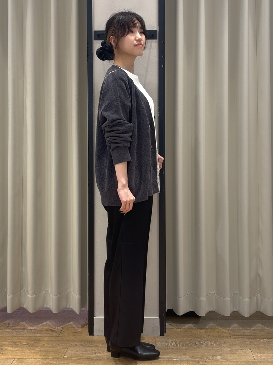 RUKAさんの「grove｜【ベロアのような艶感を纏う】上品Vネックカーディガン」を使ったコーディネート