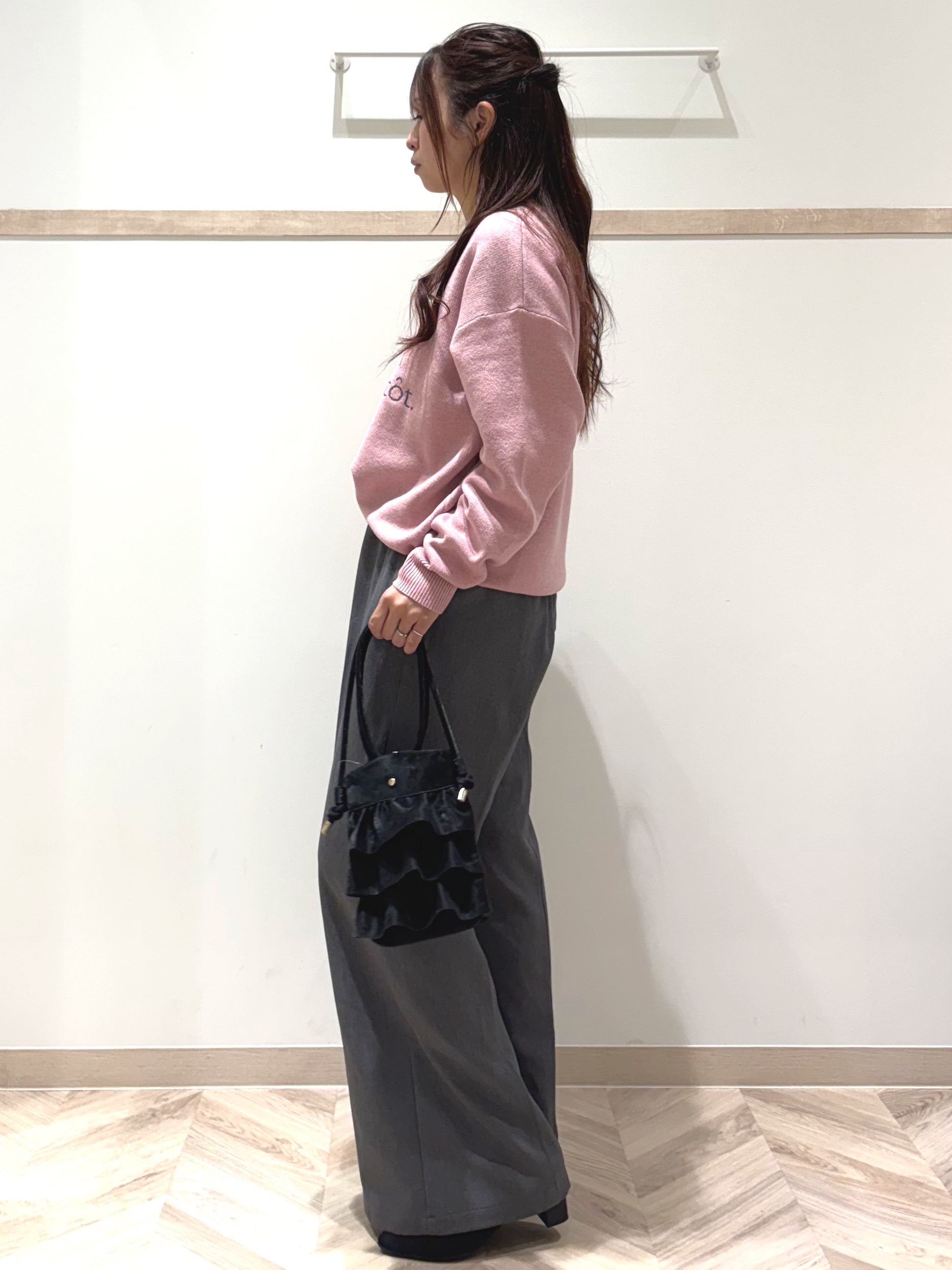 nanaさんの「SHOO･LA･RUE｜【S-LL/洗濯機可】スウェットライク ロゴニット」を使ったコーディネート