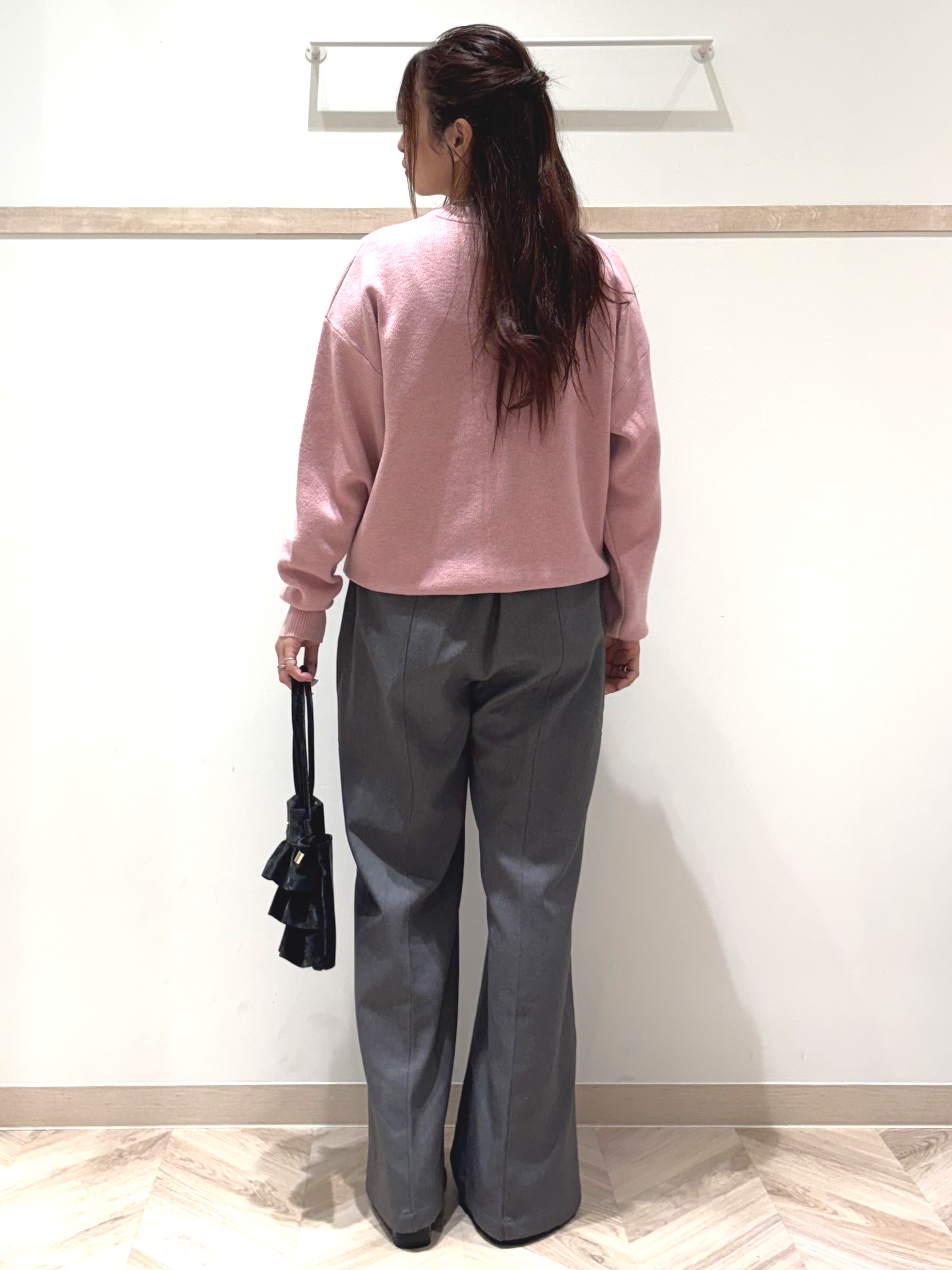 nanaさんの「SHOO･LA･RUE｜【S-LL/洗濯機可】スウェットライク ロゴニット」を使ったコーディネート