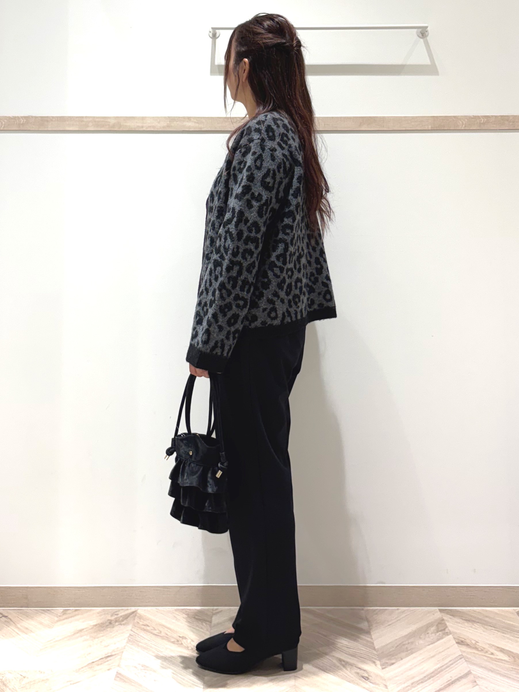 nanaさんの「SHOO･LA･RUE｜【洗濯機可/S-LL】ジャケット感覚で着られる バイカラーニットカーディガン」を使ったコーディネート