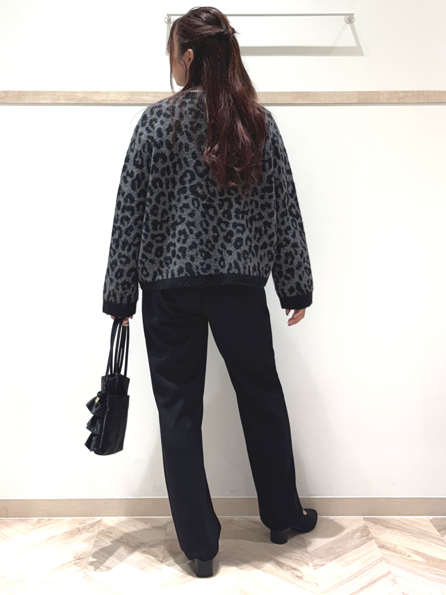 nanaさんの「SHOO･LA･RUE｜【洗濯機可/S-LL】ジャケット感覚で着られる バイカラーニットカーディガン」を使ったコーディネート