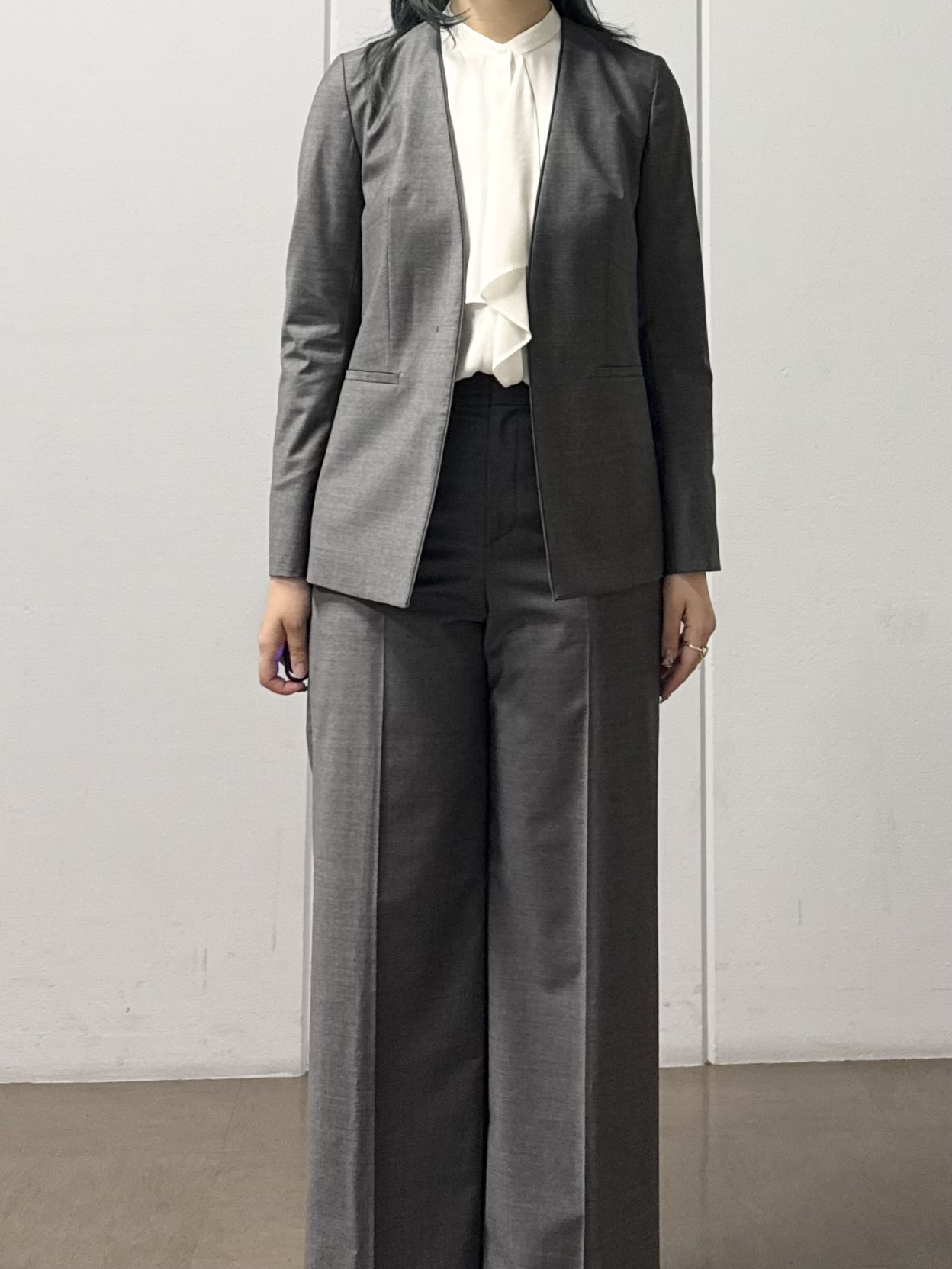 mizukiさんの「INDIVI｜【日本製／華やか】フリルデザインブラウス」を使ったコーディネート