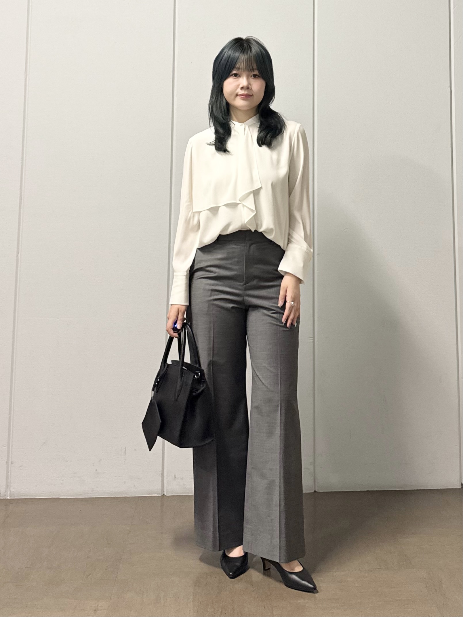 mizukiさんの「INDIVI｜【日本製／華やか】フリルデザインブラウス」を使ったコーディネート