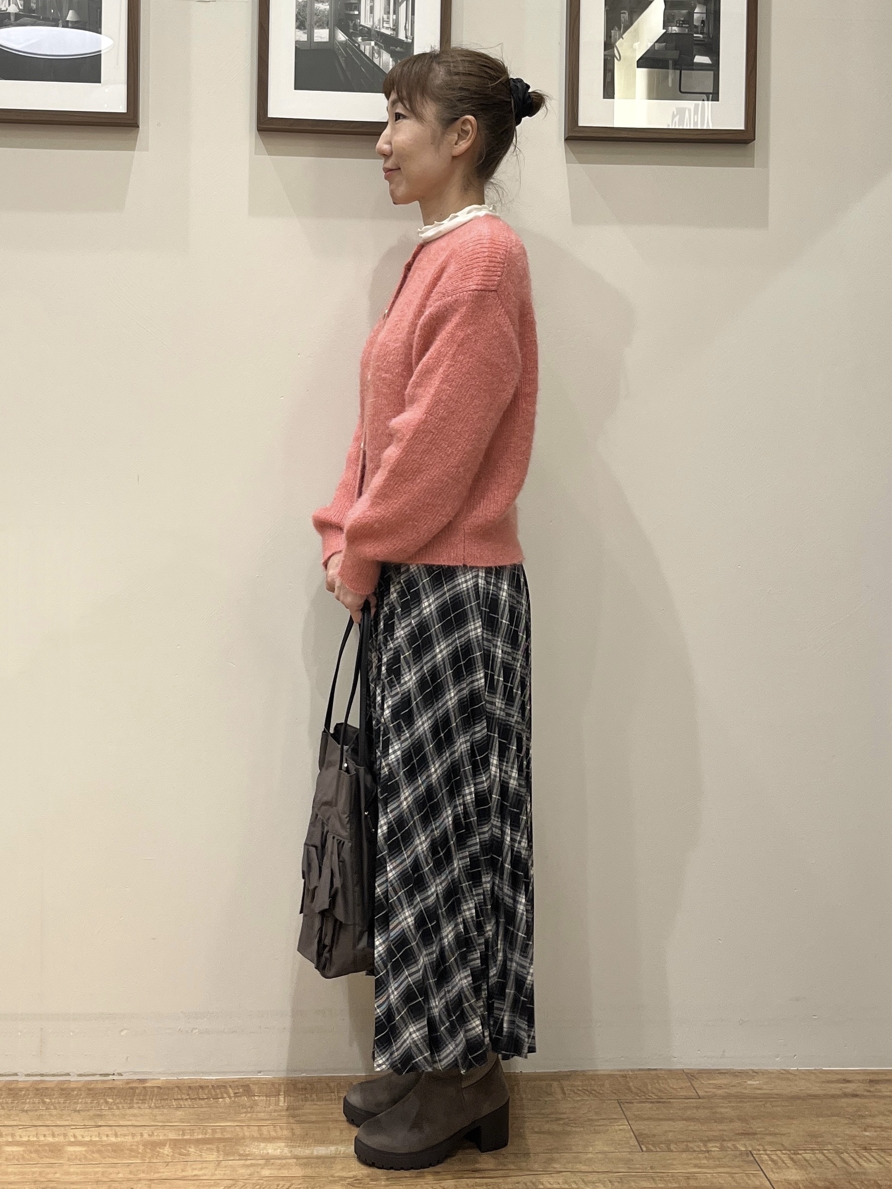 まつみさんの「SHOO･LA･RUE｜【S-LL】ゆるもこ シャギーニットカーディガン」を使ったコーディネート