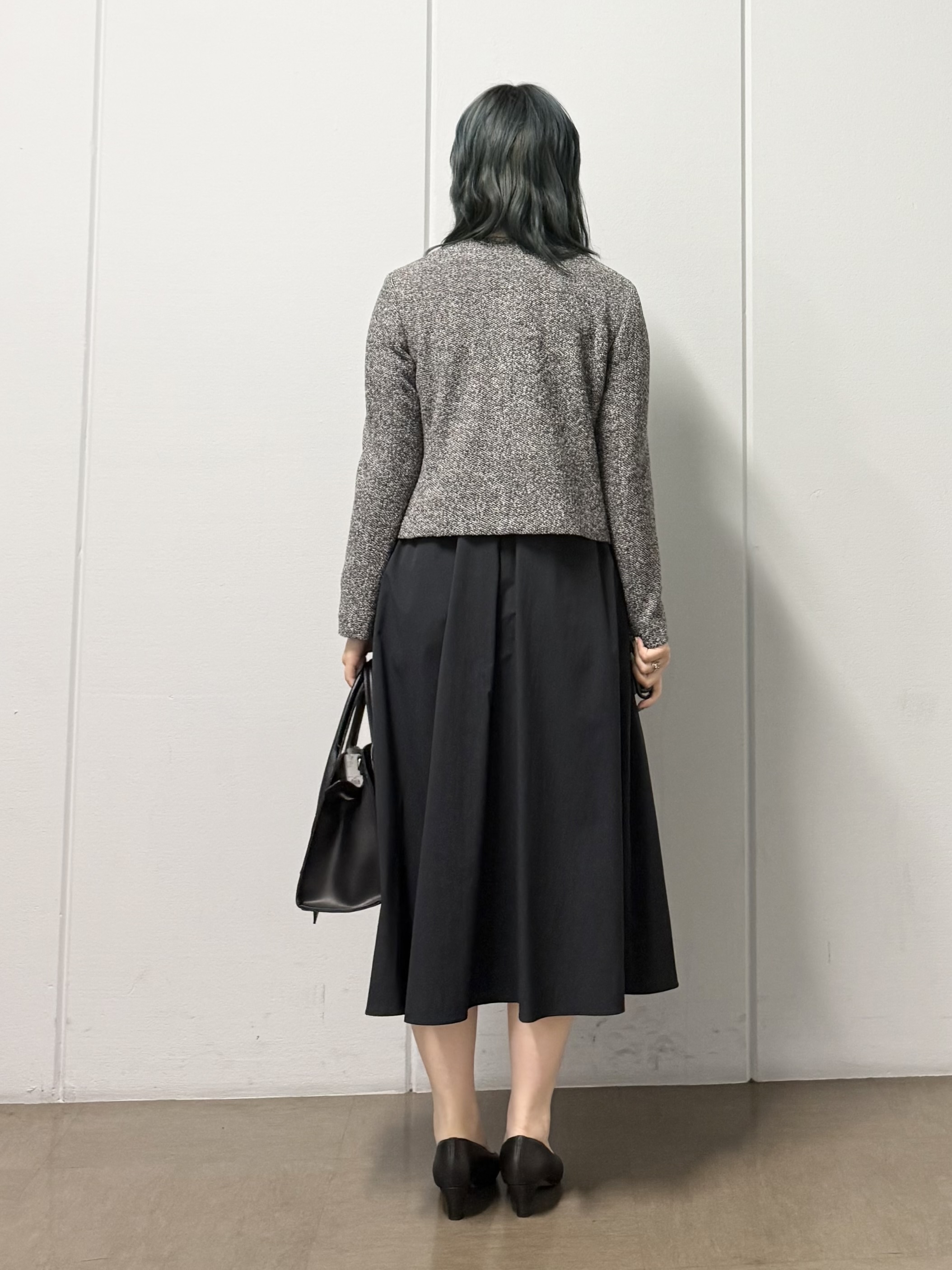 mizukiさんの「INDIVI｜【風合い柔らか／SETUP可】ブークレ起毛ジャージ切替ワンピース」を使ったコーディネート