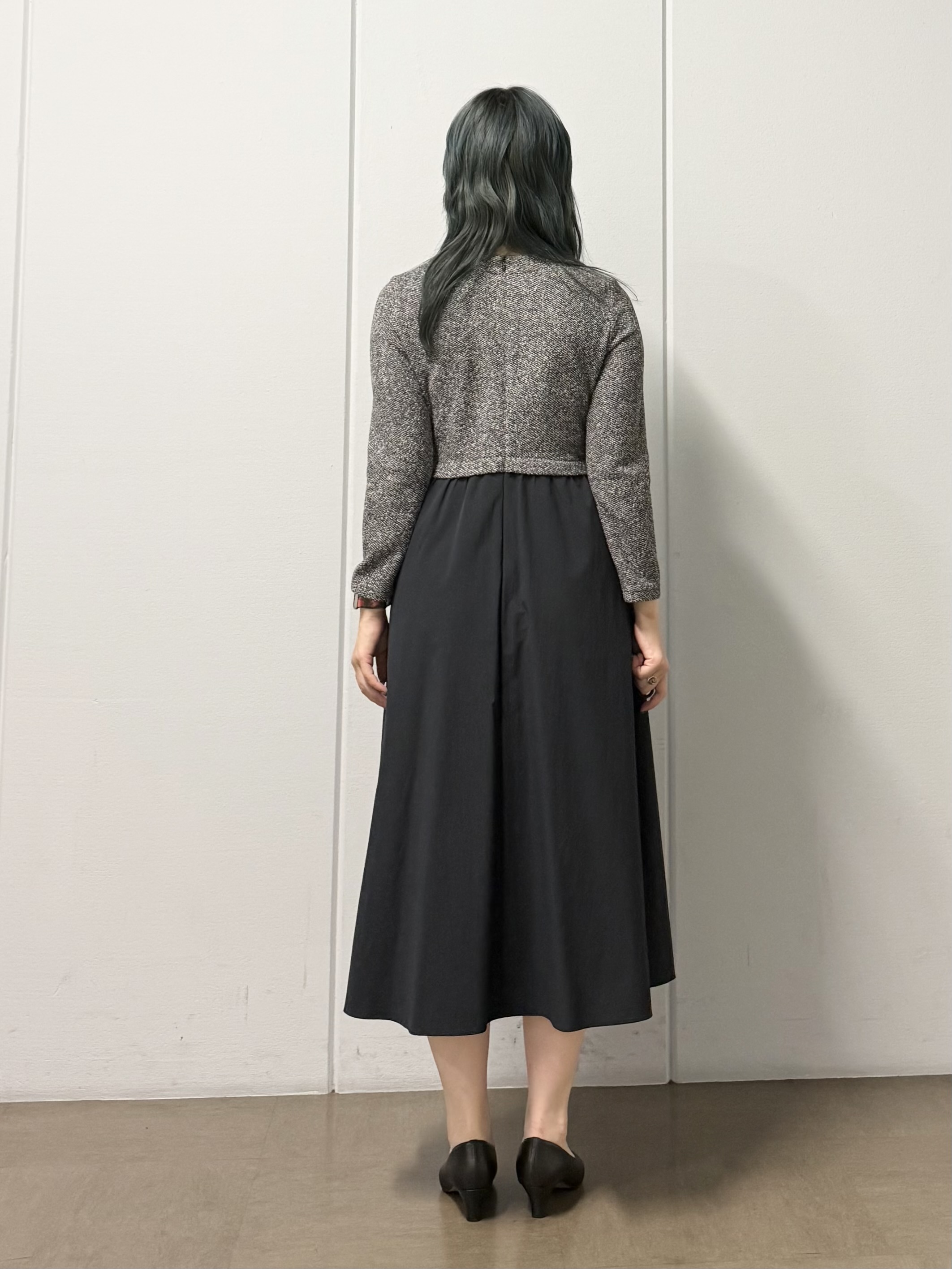 mizukiさんの「INDIVI｜【風合い柔らか／SETUP可】ブークレ起毛ジャージ切替ワンピース」を使ったコーディネート