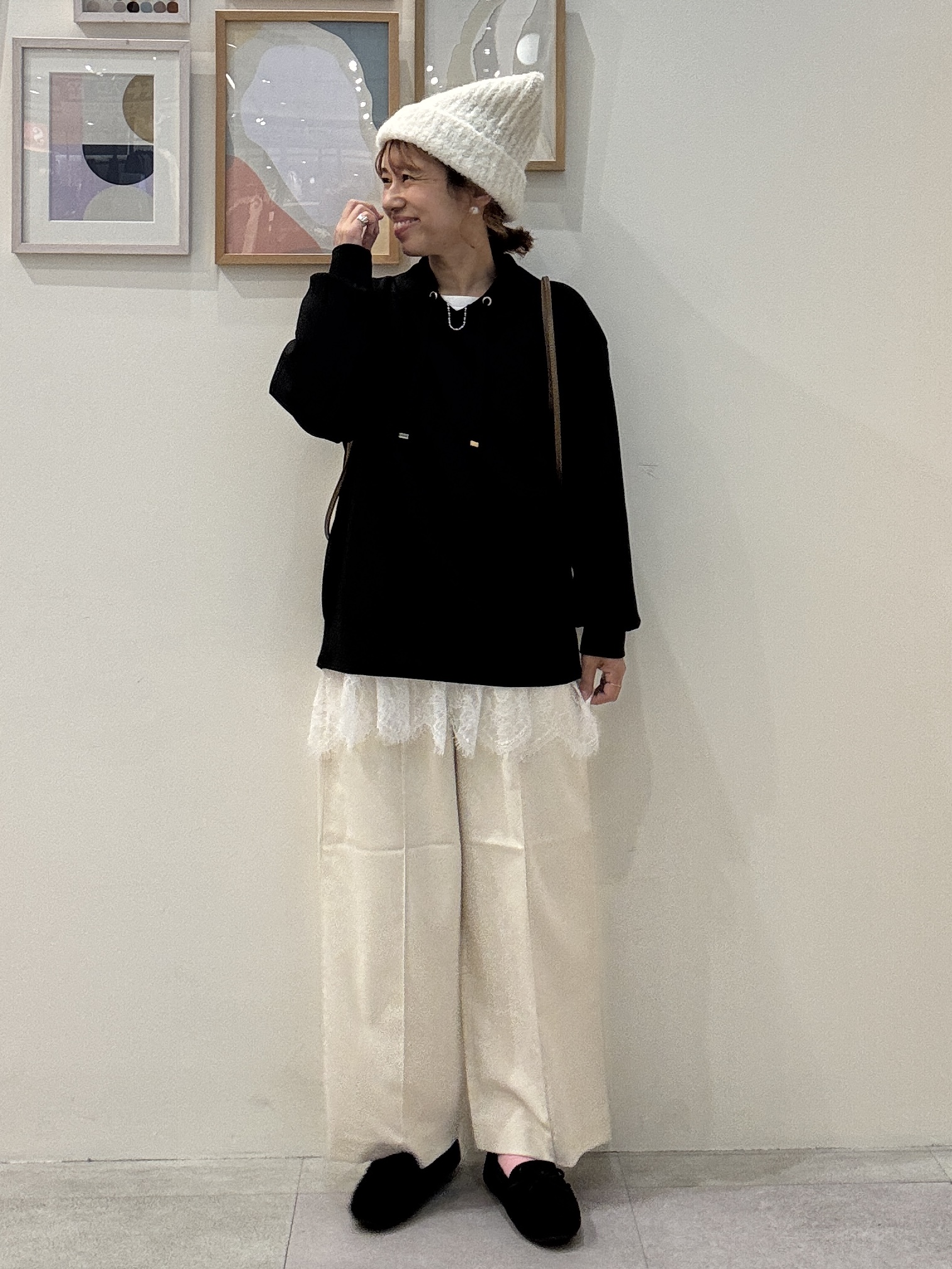 たけぴさんの「SHOO･LA･RUE｜【S-LL/体型カバー】もちさらなめらかタッチ 抜き襟風トップス」を使ったコーディネート