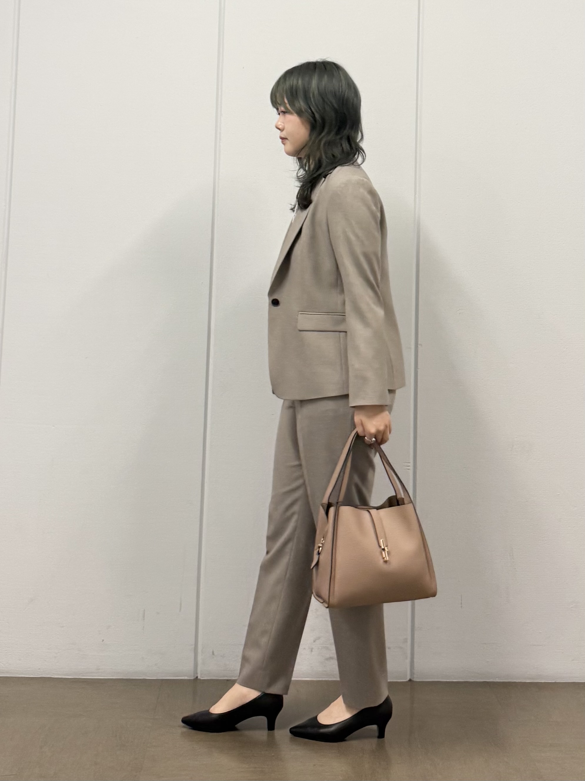 mizukiさんの「INDIVI｜【通勤にオススメ／幾何学柄】ジョーゼットタックブラウス」を使ったコーディネート