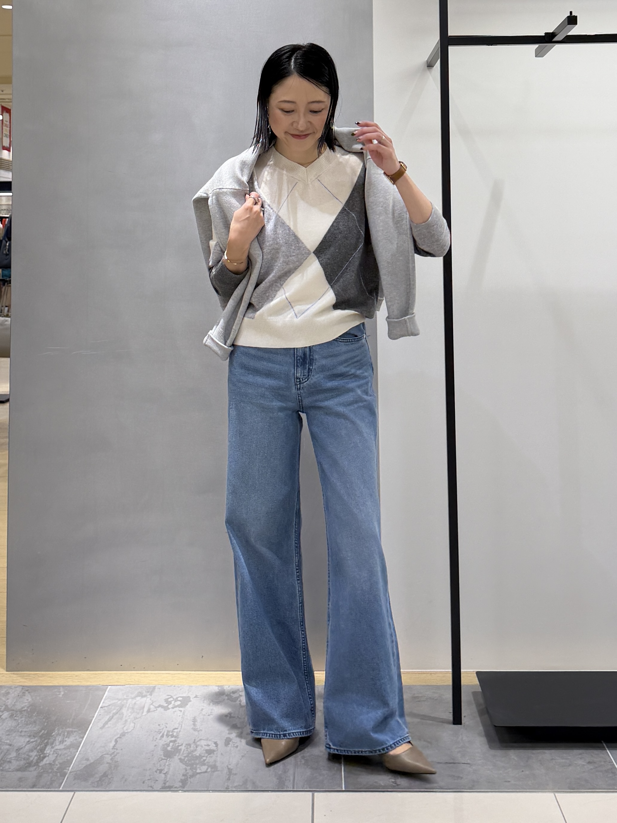 shihoさんの「INDIVI｜追加生産プレオーダー開始！【ウール混】ビッグアーガイル柄ニット」を使ったコーディネート