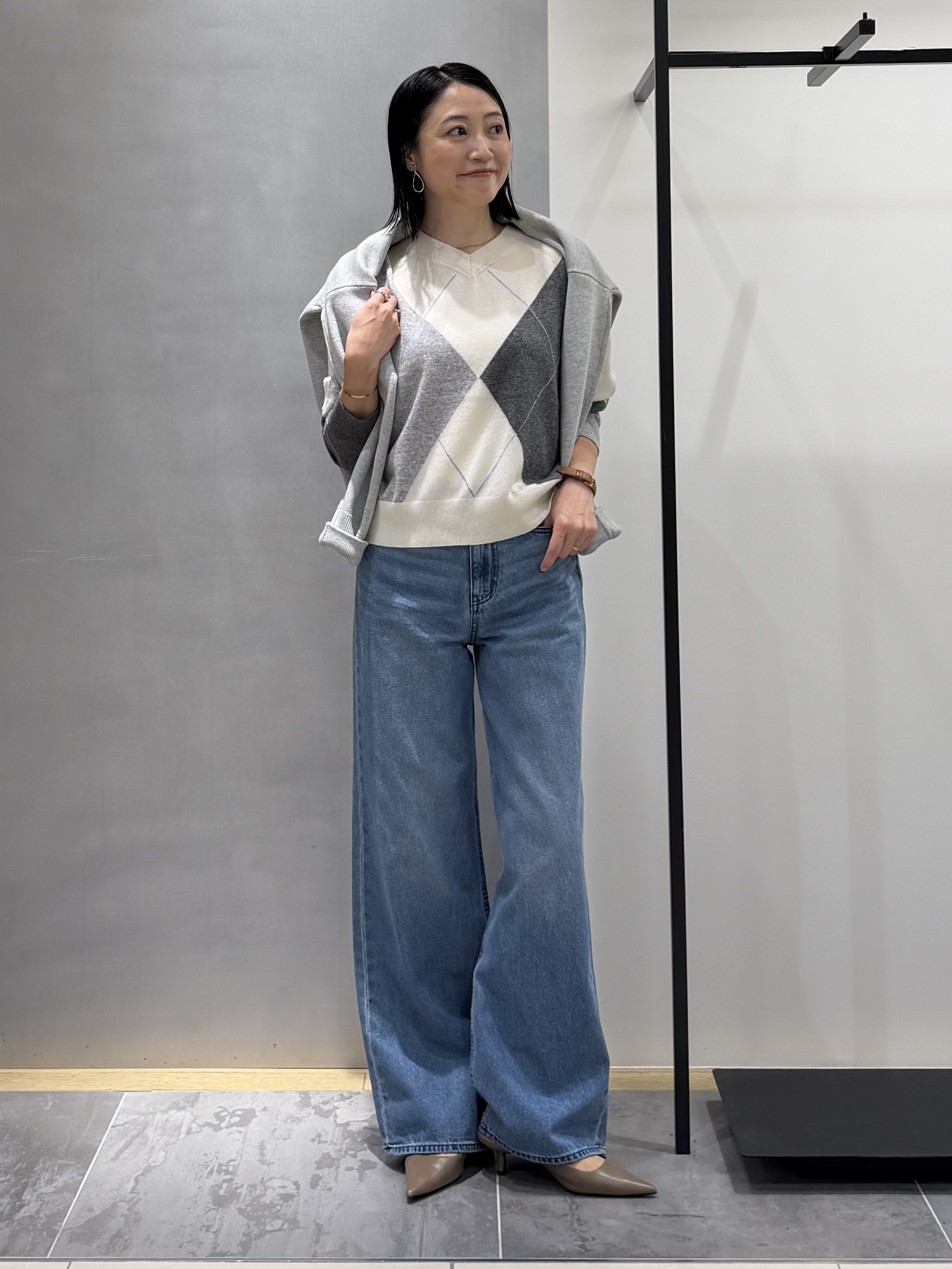 shihoさんの「INDIVI｜追加生産プレオーダー開始！【ウール混】ビッグアーガイル柄ニット」を使ったコーディネート