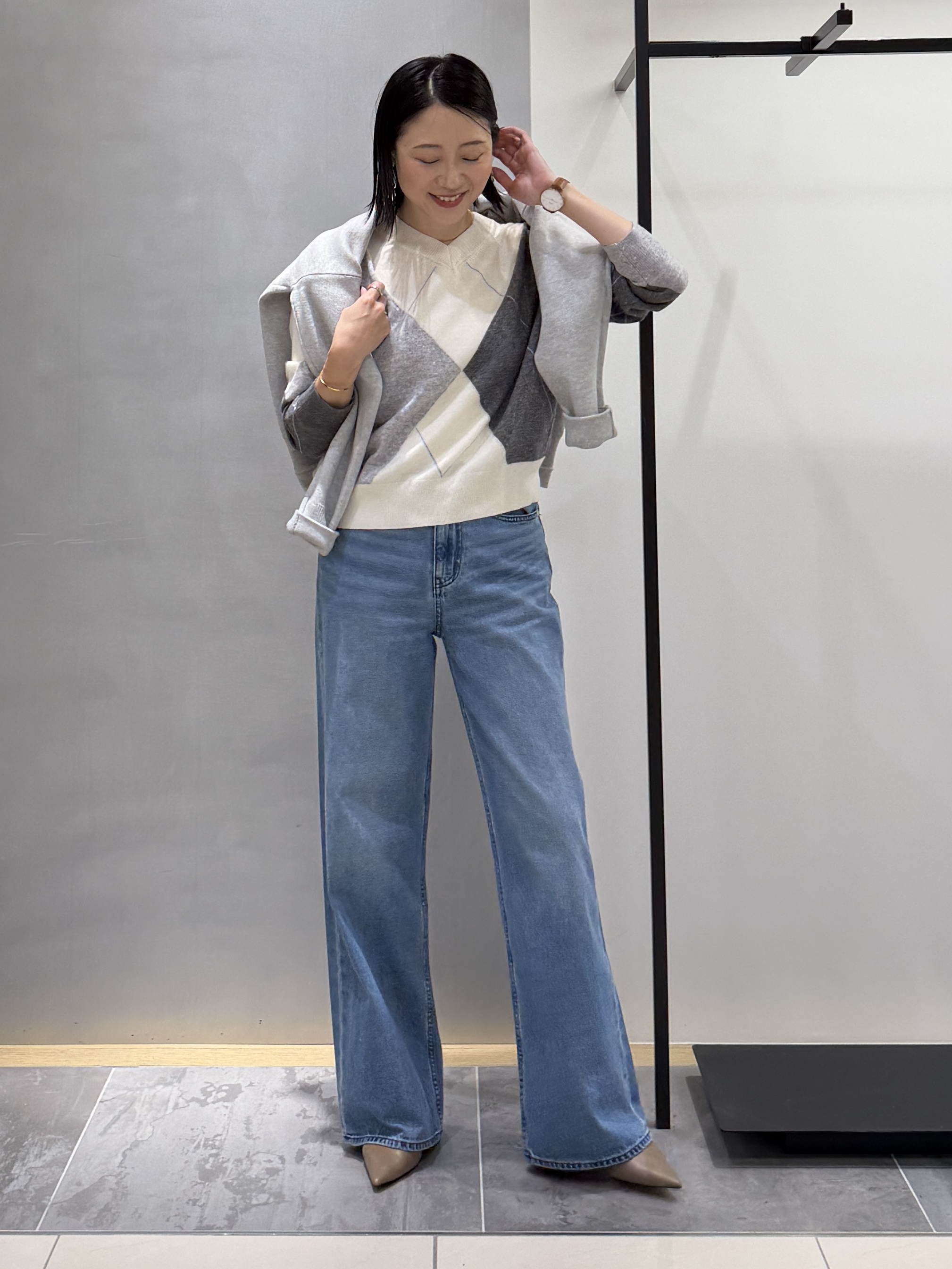 shihoさんの「INDIVI｜追加生産プレオーダー開始！【ウール混】ビッグアーガイル柄ニット」を使ったコーディネート