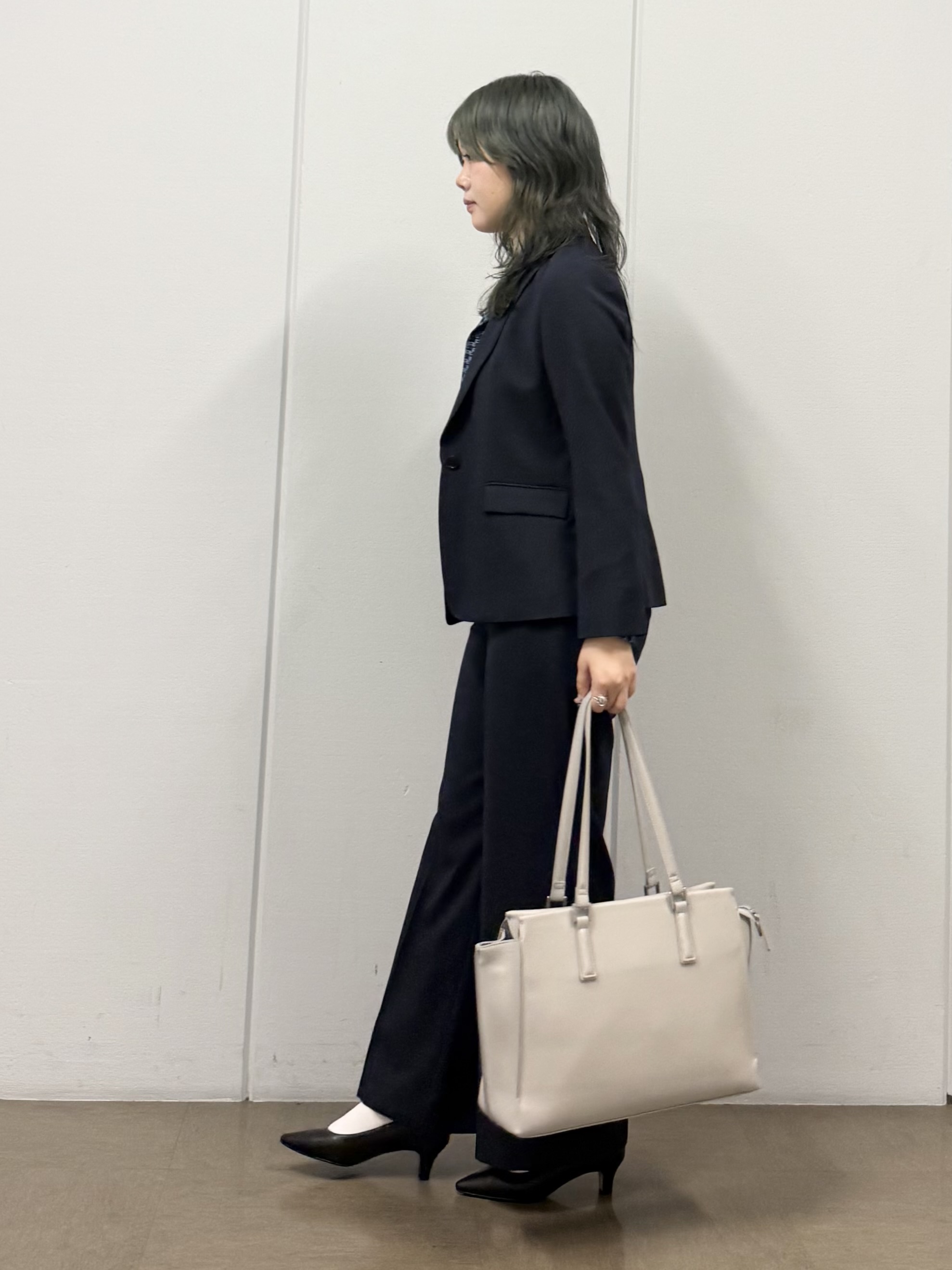 mizukiさんの「INDIVI｜【UVケア／通勤】幾何学柄ボウタイ風ブラウス」を使ったコーディネート