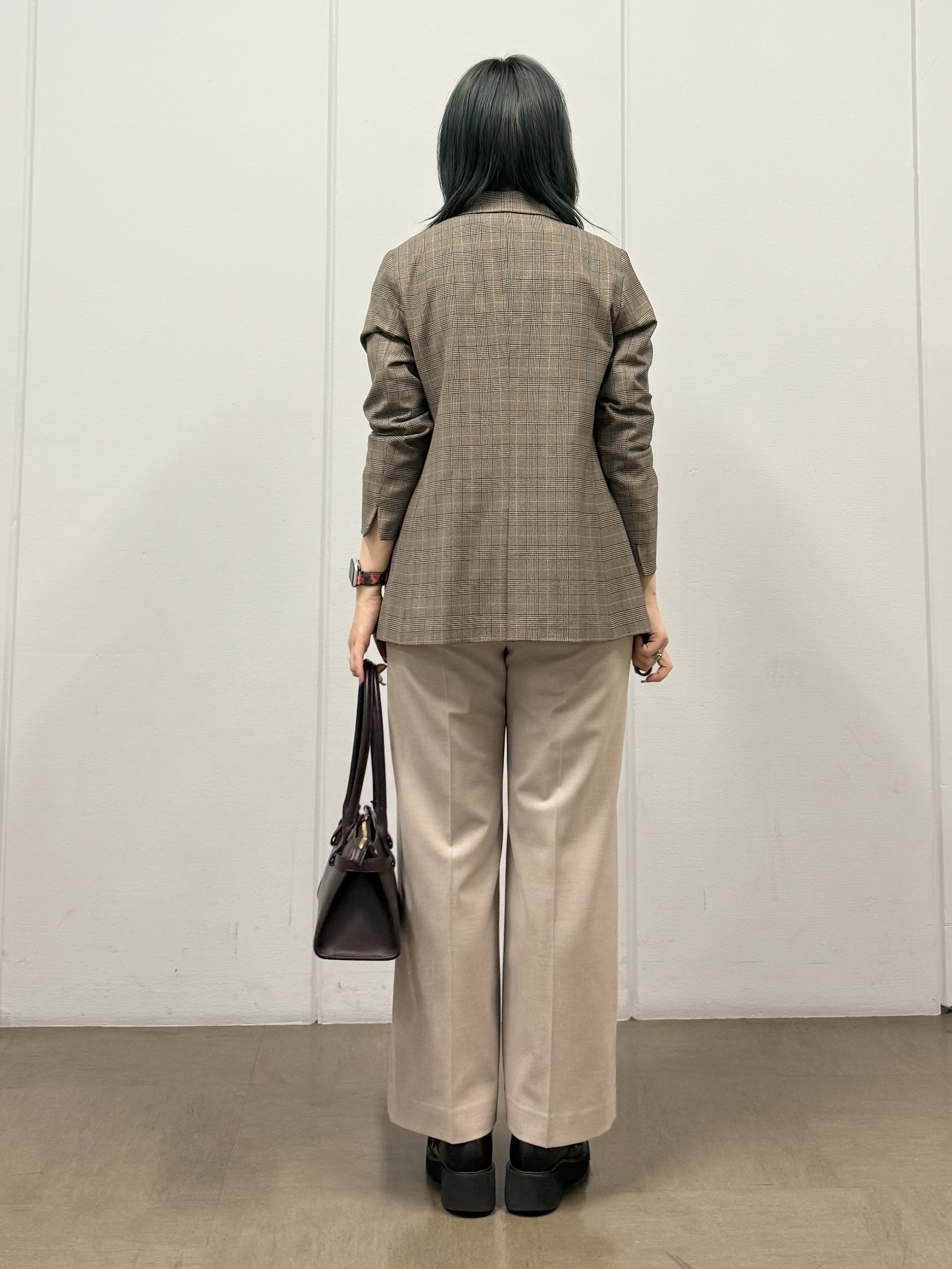 mizukiさんの「INDIVI｜【洗える】ファンシーヤーンVネックニットベスト」を使ったコーディネート