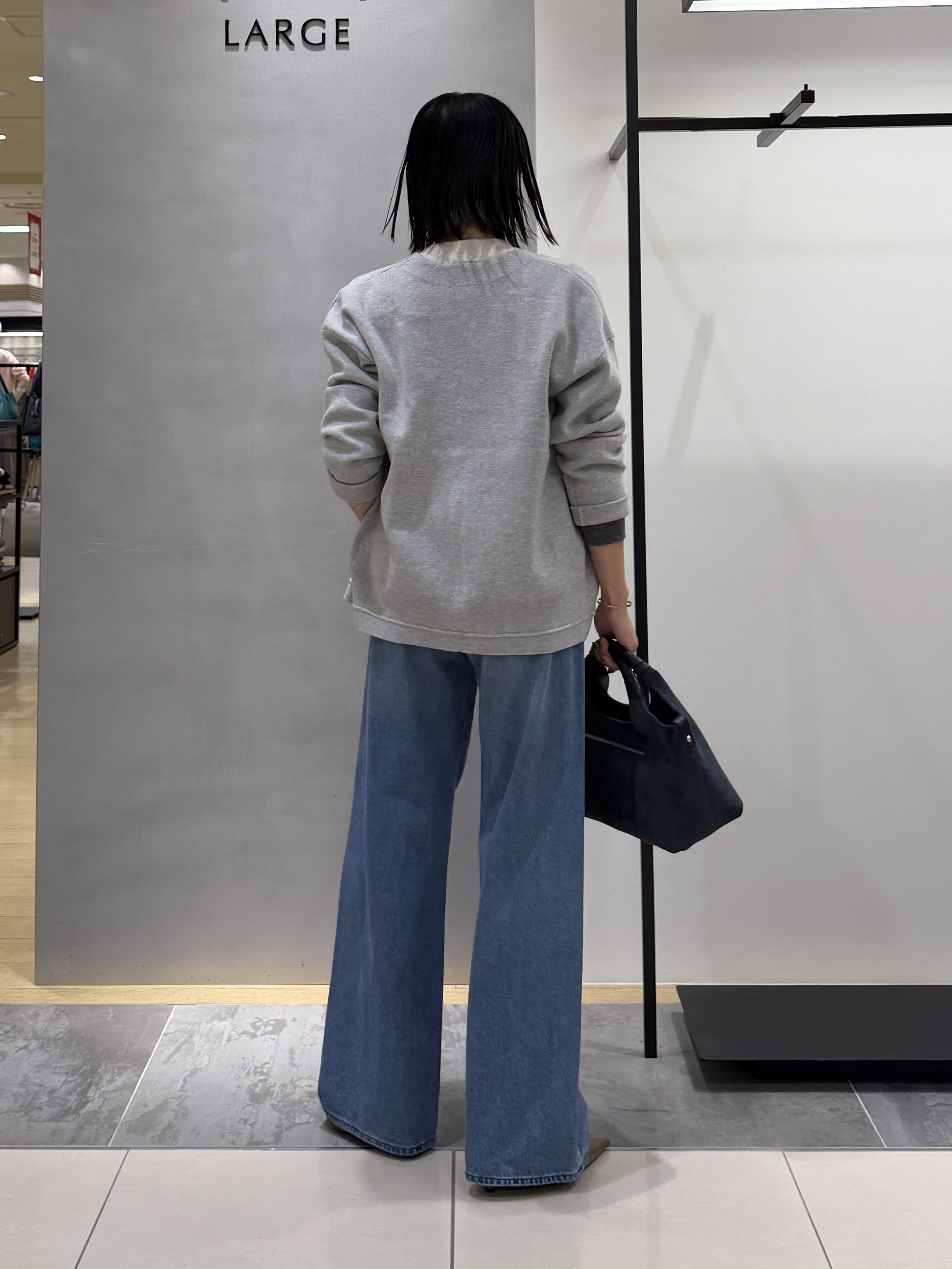 shihoさんの「INDIVI｜【ミラノリブ編み】ジップニットブルゾン」を使ったコーディネート
