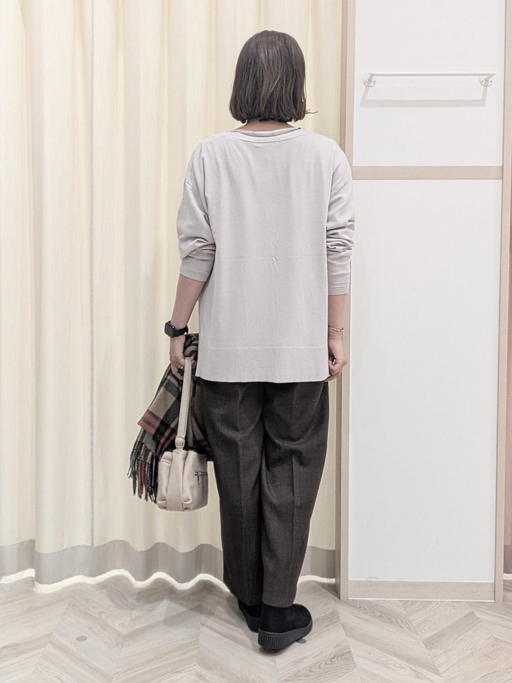 miyuさんの「SHOO･LA･RUE｜【体型カバー/洗濯機可/ポケット付き】ゆるシルエット もちもち ボタンレスカーディガン」を使ったコーディネート