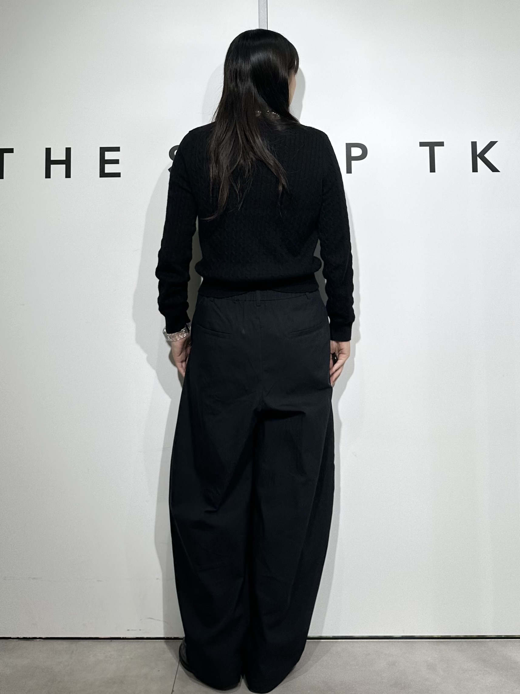 cottonさんの「THE SHOP TK｜POLO BCS/ケーブルクルーカーディガン」を使ったコーディネート
