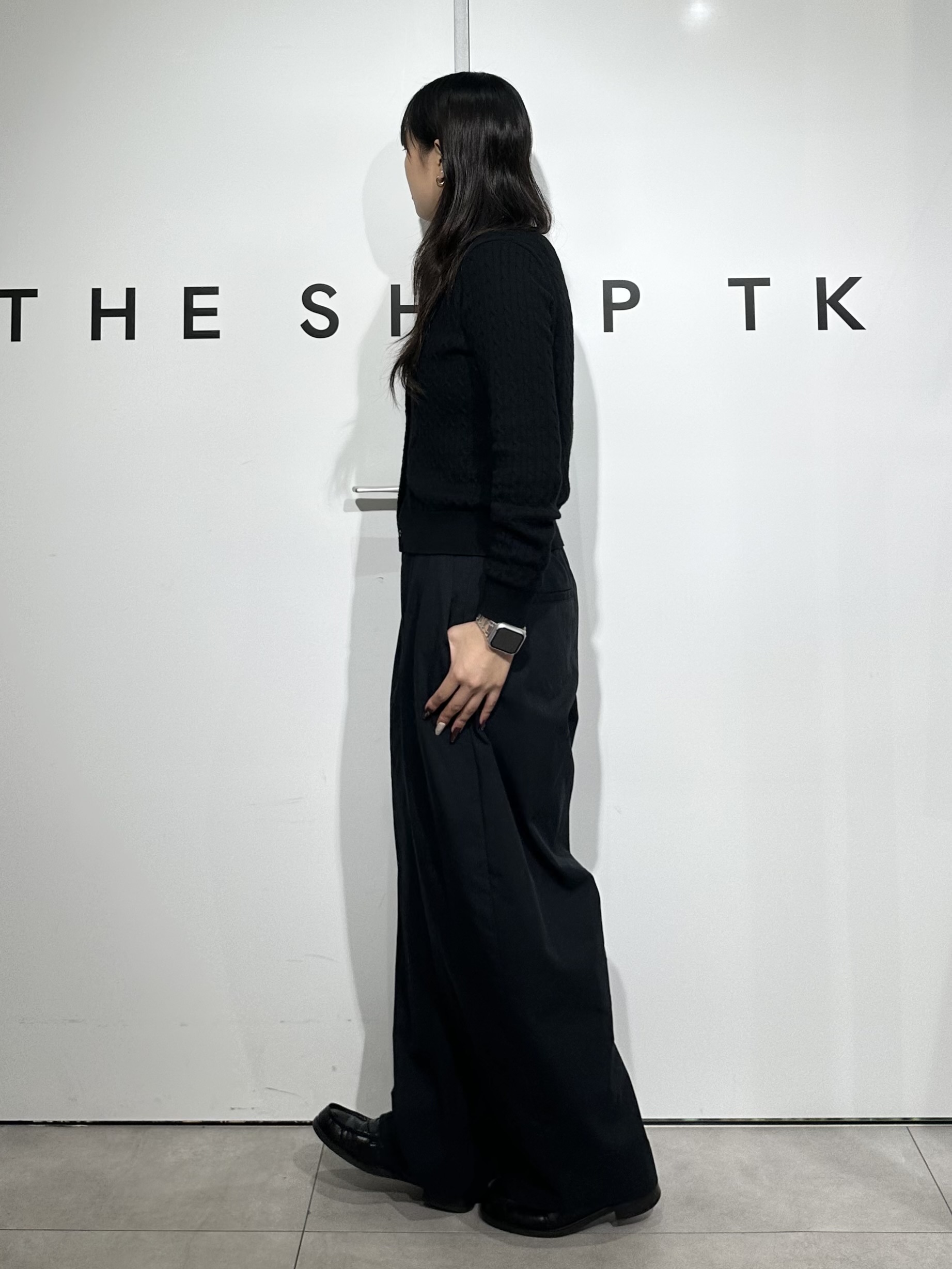 cottonさんの「THE SHOP TK｜POLO BCS/ケーブルクルーカーディガン」を使ったコーディネート