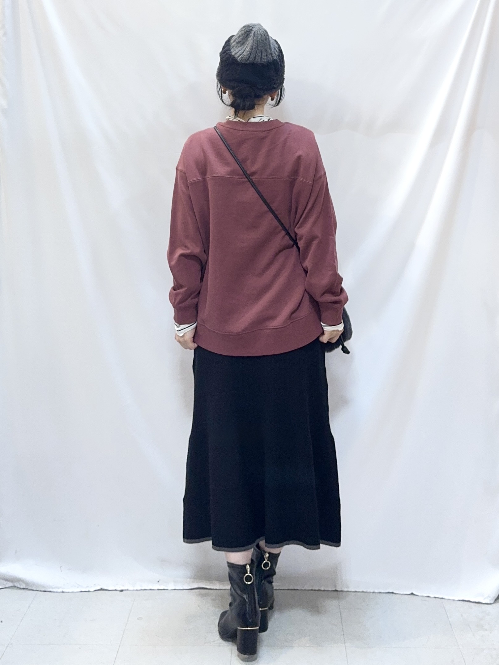 𝐇𝐢𝐫𝐨𝐦𝐢さんの「SHOO･LA･RUE｜【体型カバー/洗濯機可】ゆるシルエットスウェット」を使ったコーディネート
