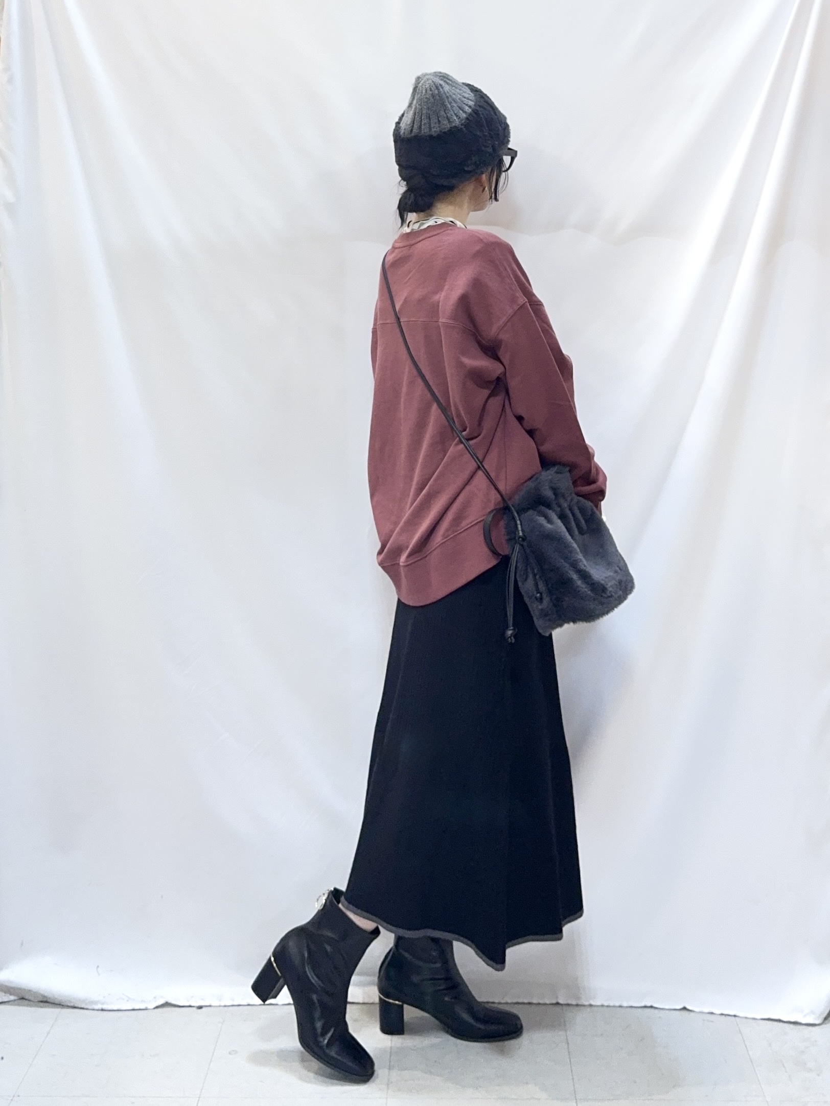 𝐇𝐢𝐫𝐨𝐦𝐢さんの「SHOO･LA･RUE｜【体型カバー/洗濯機可】ゆるシルエットスウェット」を使ったコーディネート
