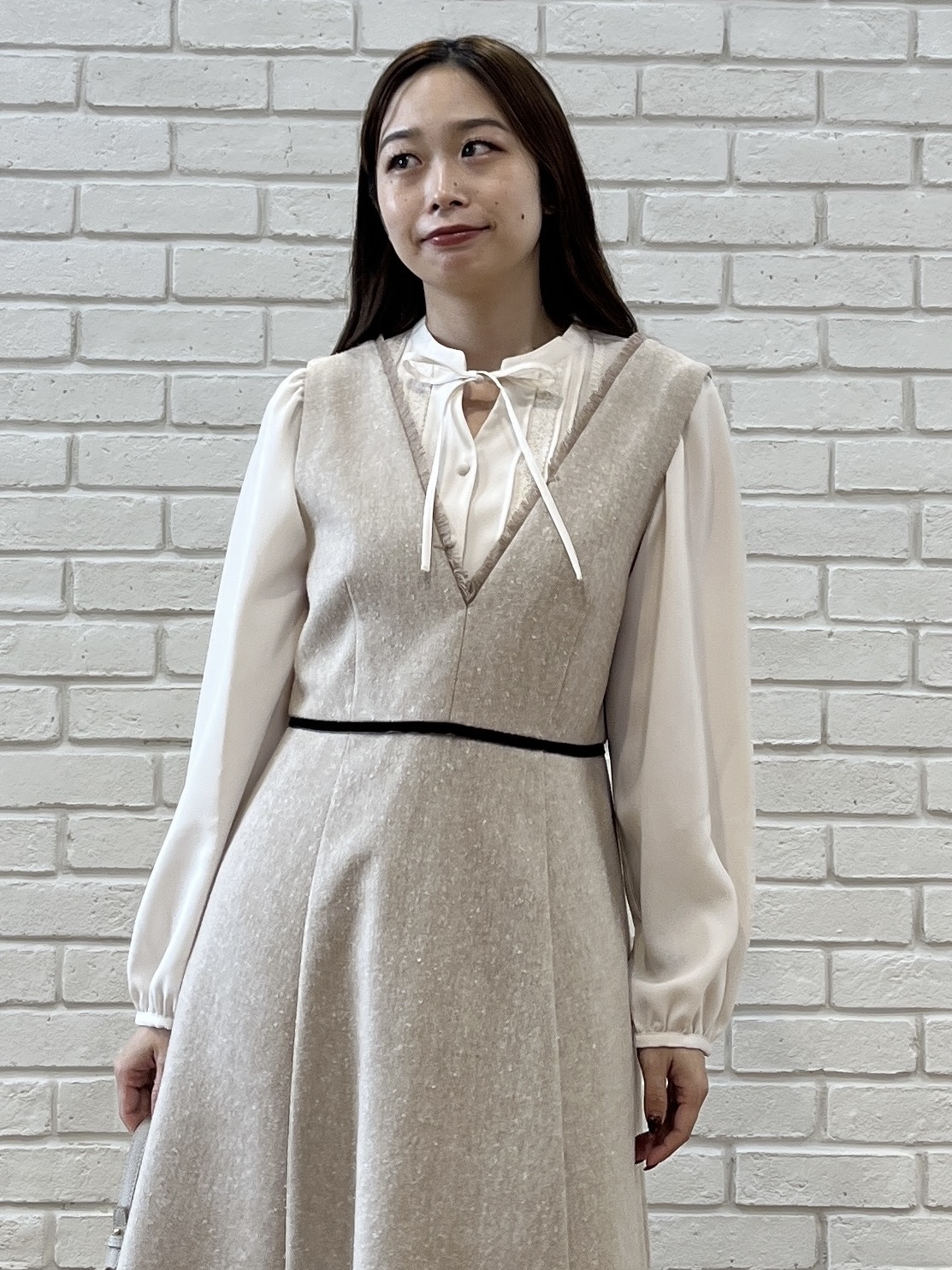 Saekoさんの「Couture brooch｜【衿元リボンが可憐】ピンタック レース ブラウス」を使ったコーディネート