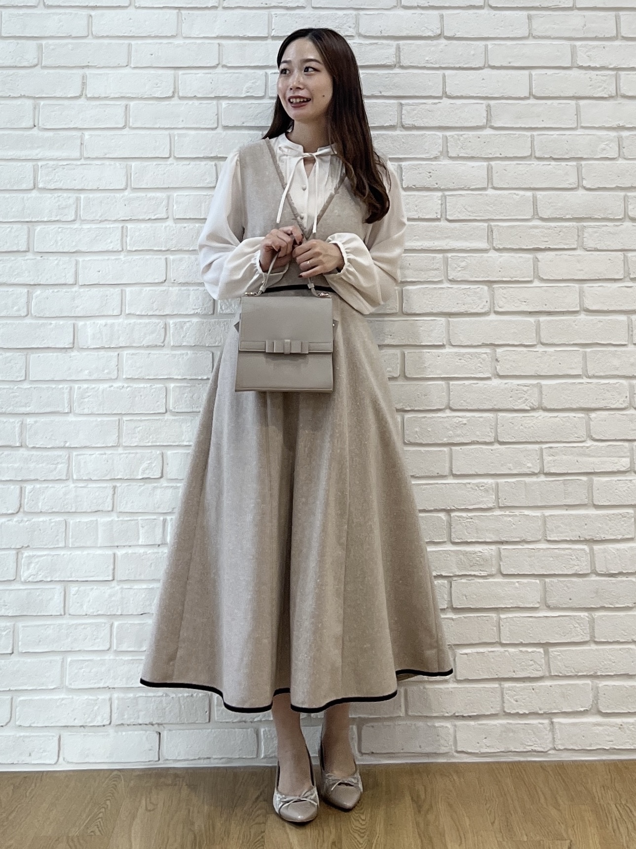 Saekoさんの「Couture brooch｜【衿元リボンが可憐】ピンタック レース ブラウス」を使ったコーディネート