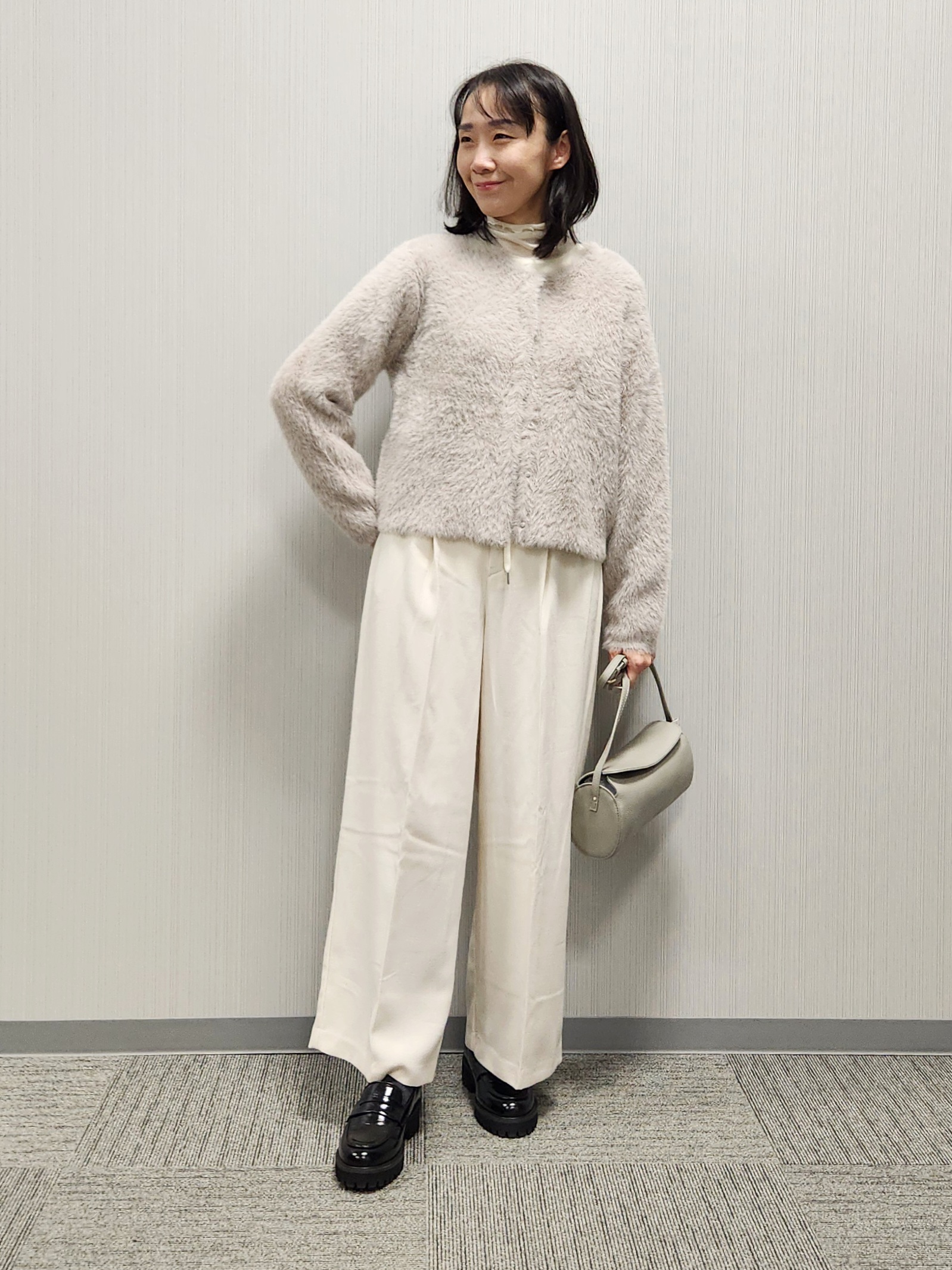 naraさんの「Dessin｜【店頭人気/洗える】シャギーニットカーディガン」を使ったコーディネート
