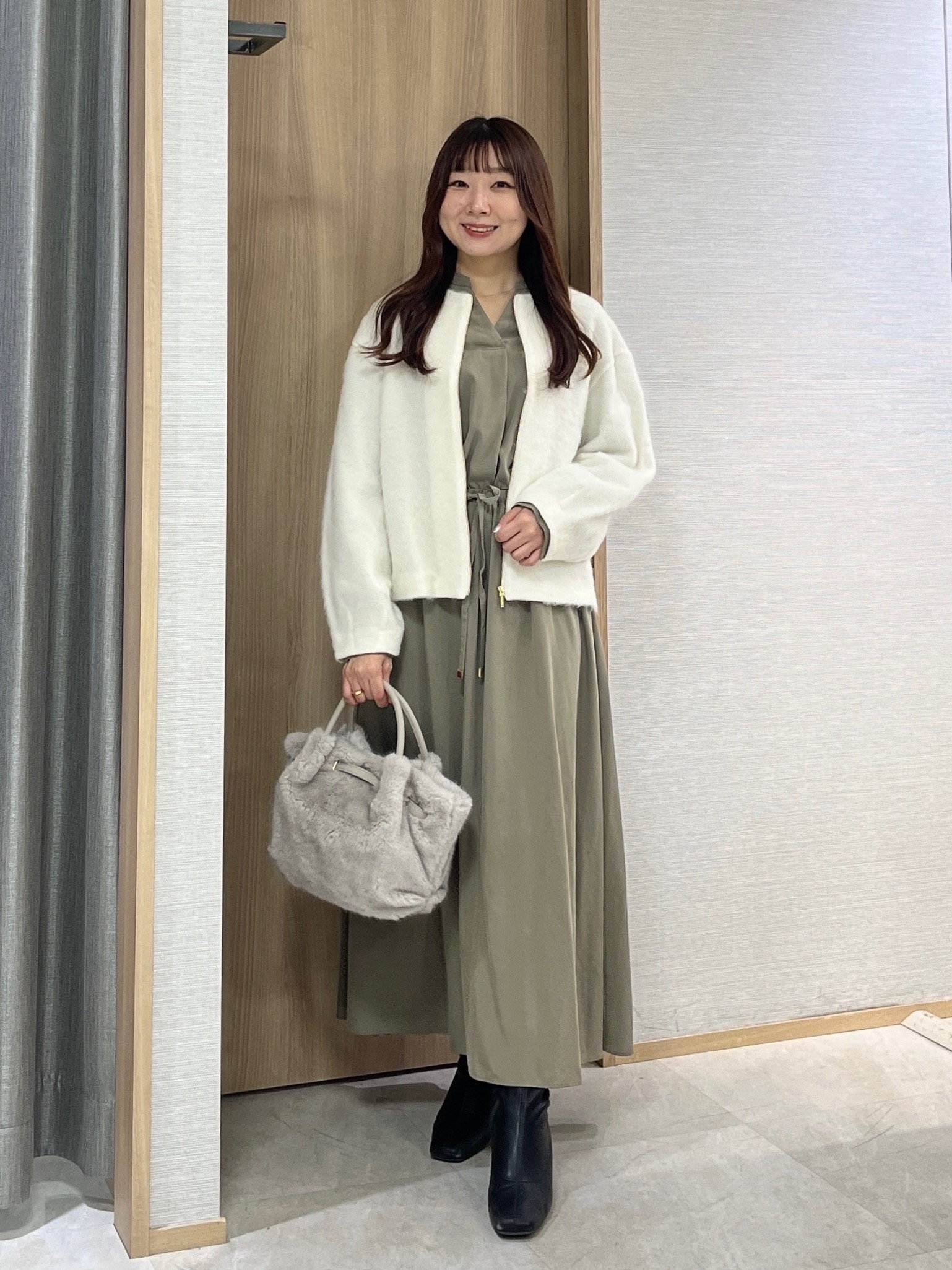 KAHOさんの「UNTITLED｜ドロストデザインワンピース」を使ったコーディネート