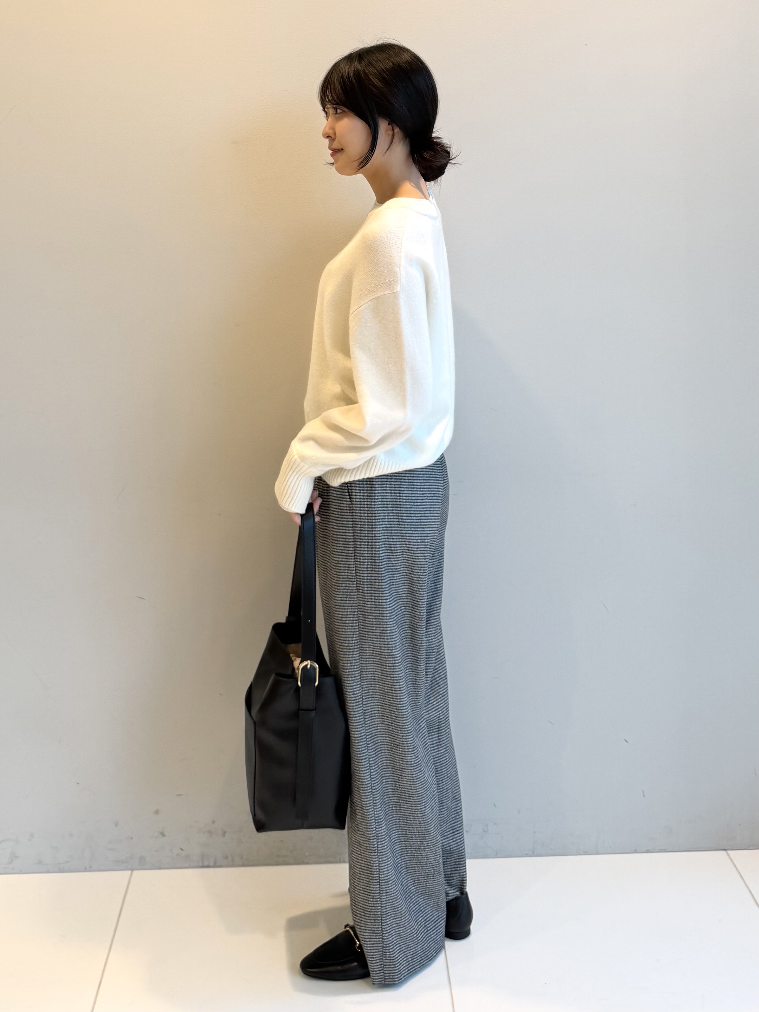 ririkaさんの「UNTITLED｜【セットアップ可/ウエストゴム】ウールドロストパンツ」を使ったコーディネート