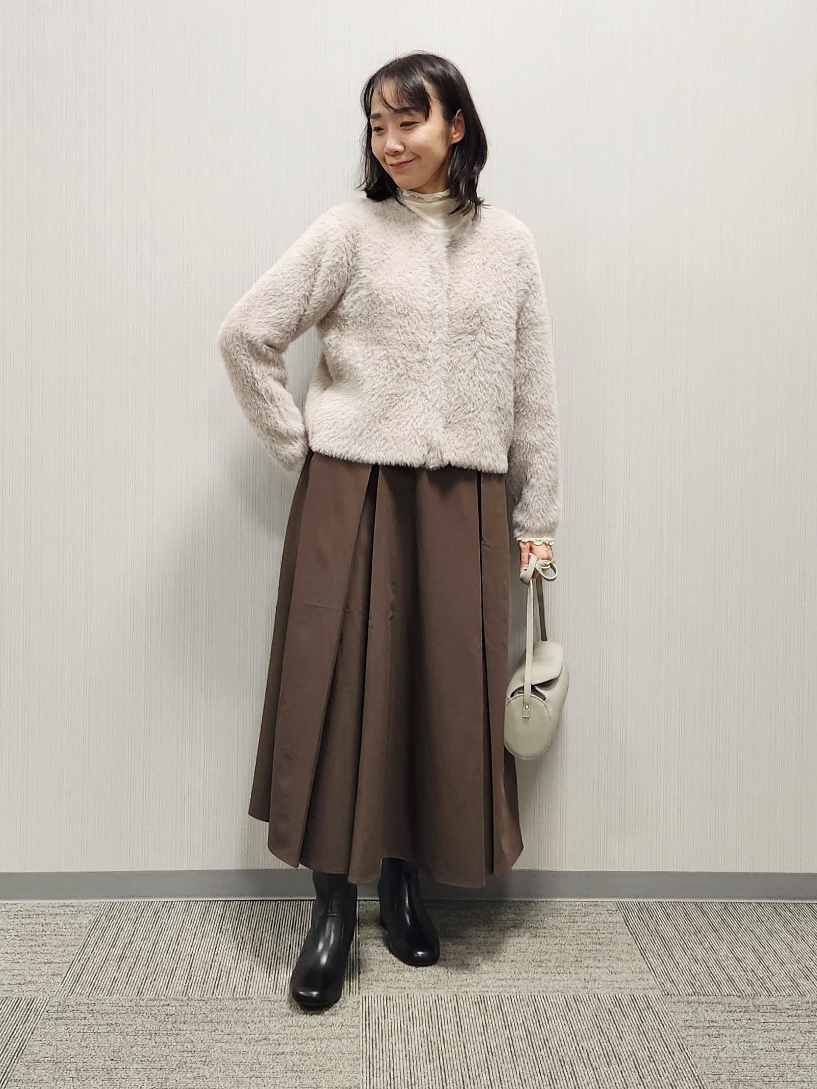 naraさんの「Dessin｜【店頭人気/洗える】シャギーニットカーディガン」を使ったコーディネート