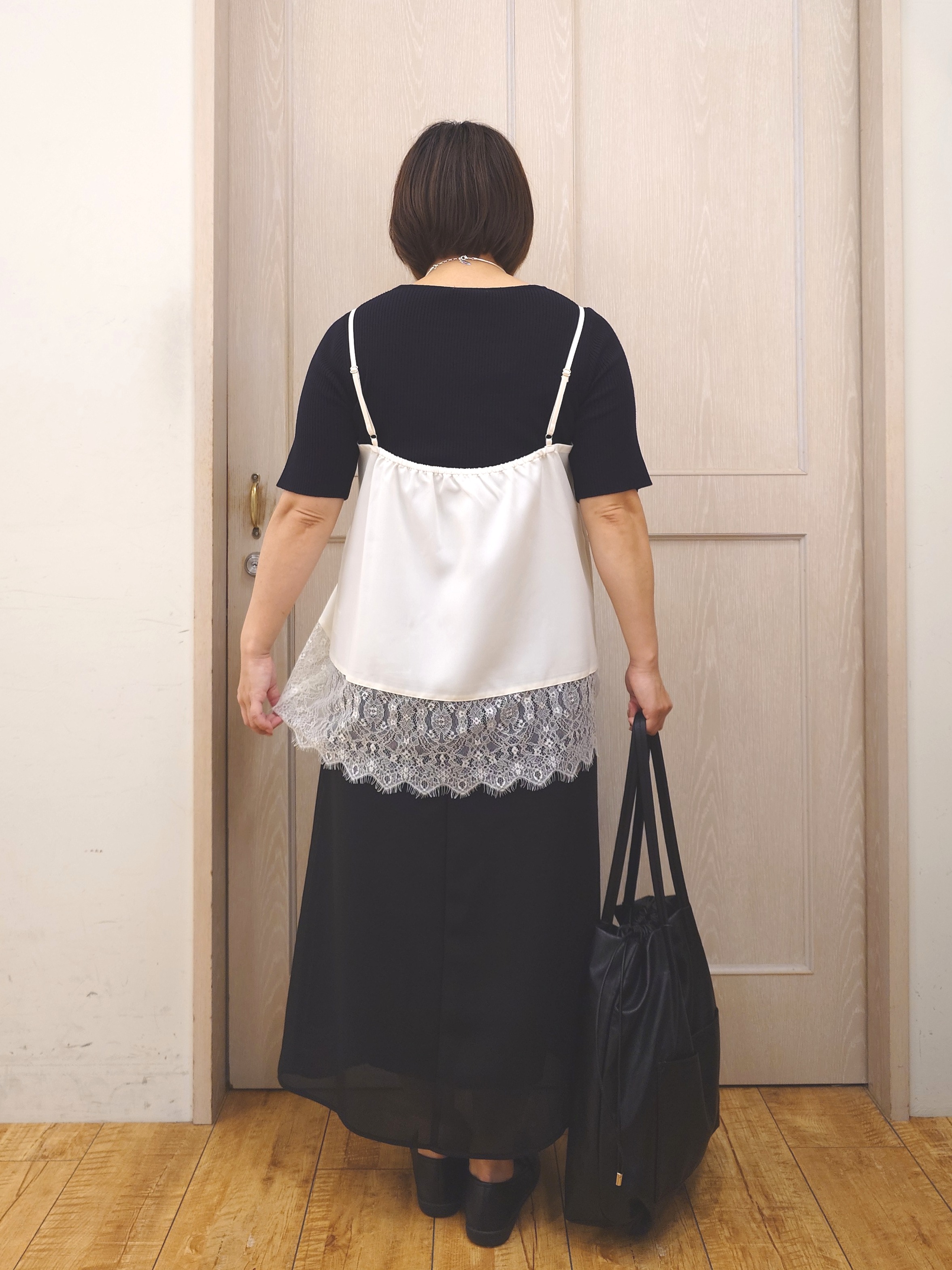 とろろさんの「SHOO･LA･RUE｜【洗濯機可/S-LL】体型カバーしながらこなれ見え レース付きキャミソール」を使ったコーディネート