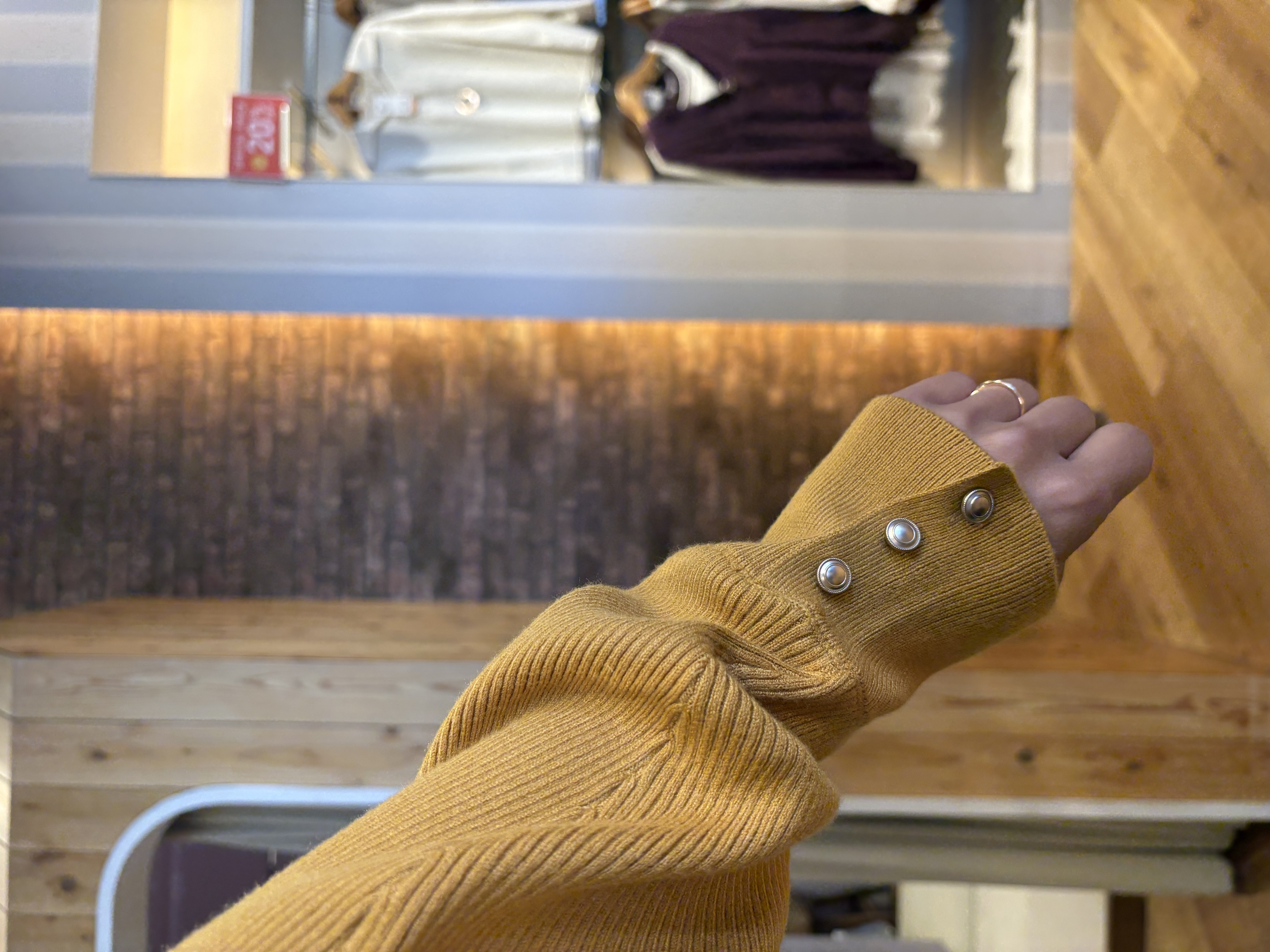 mieさんの「SHOO･LA･RUE｜【洗濯機可/体型カバー】やわらかリブドルマンニット」を使ったコーディネート