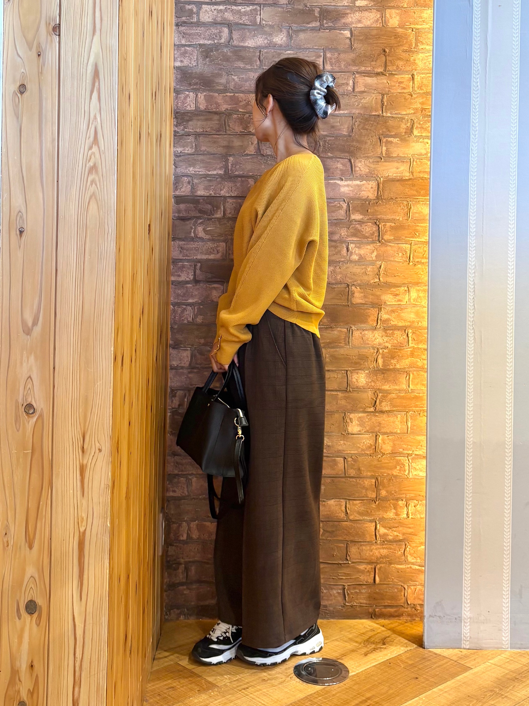 mieさんの「SHOO･LA･RUE｜【洗濯機可/体型カバー】やわらかリブドルマンニット」を使ったコーディネート