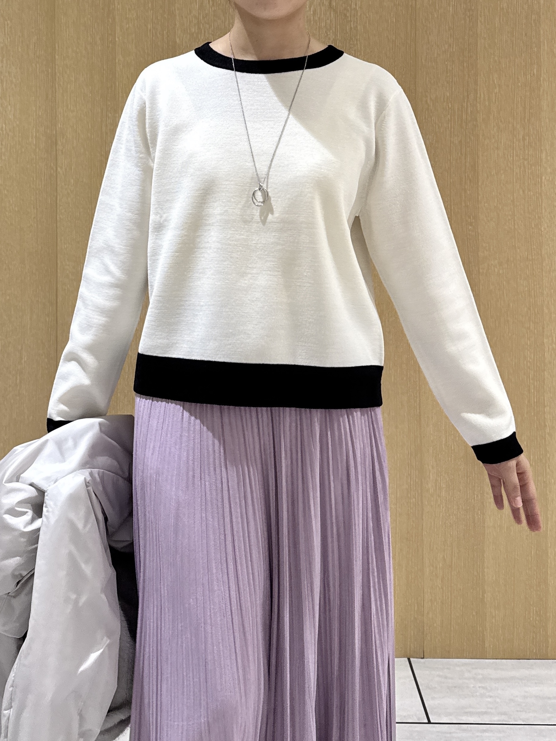 nanaさんの「UNTITLED｜【アンサンブル可/上品映え】モールラインクルーネックニット」を使ったコーディネート