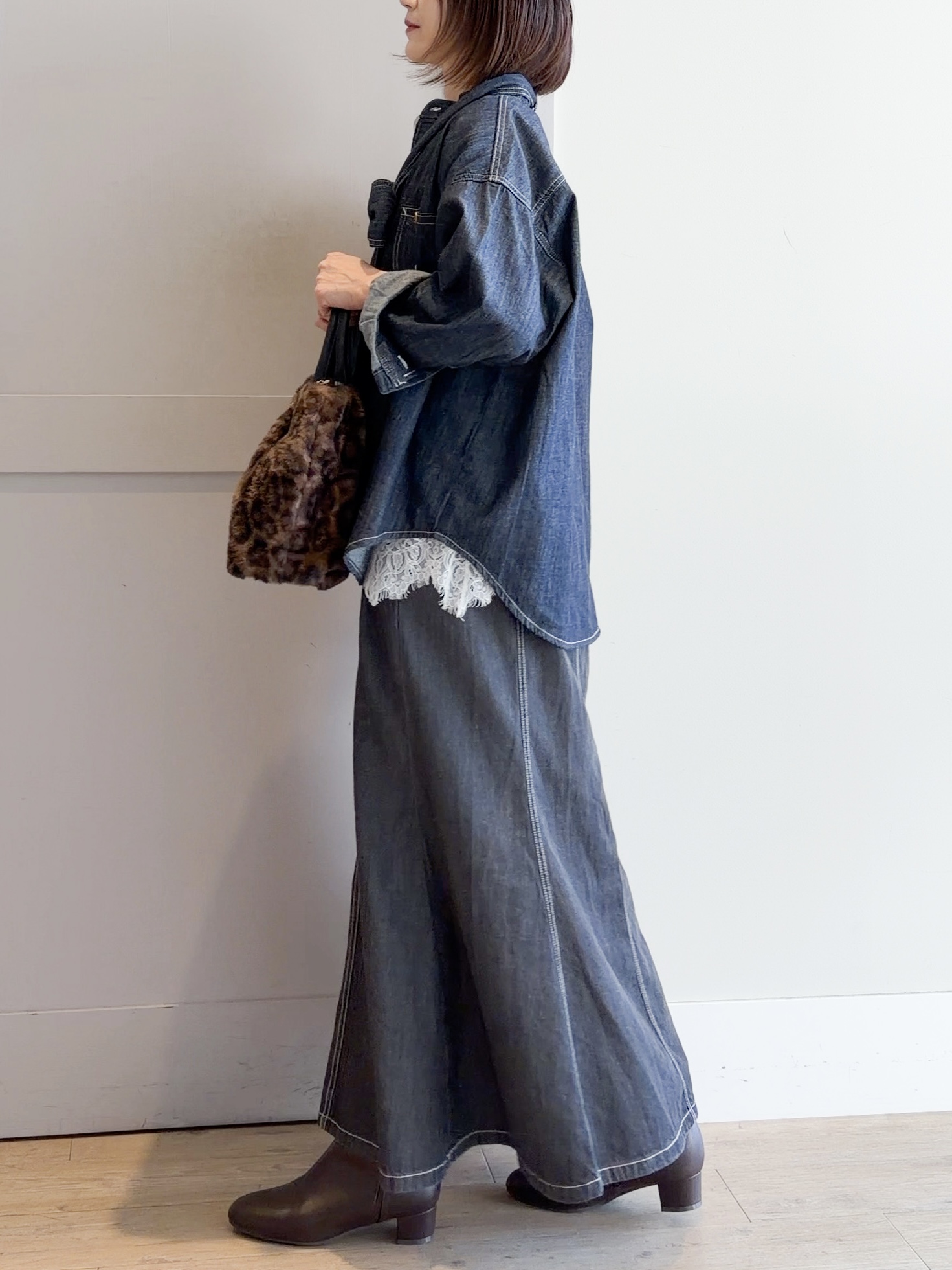 yamakoさんの「grove｜【Lee&times;grove別注】DENIM BOWTIE SHIRTS」を使ったコーディネート