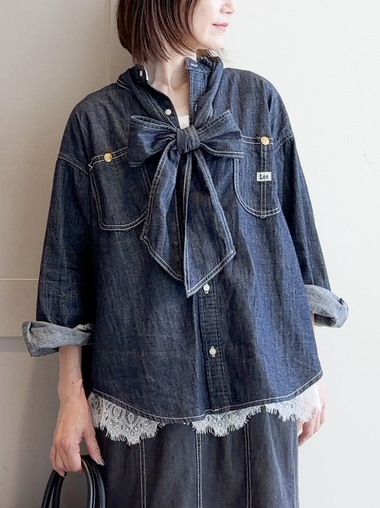 yamakoさんの「grove｜【Lee&times;grove別注】DENIM BOWTIE SHIRTS」を使ったコーディネート