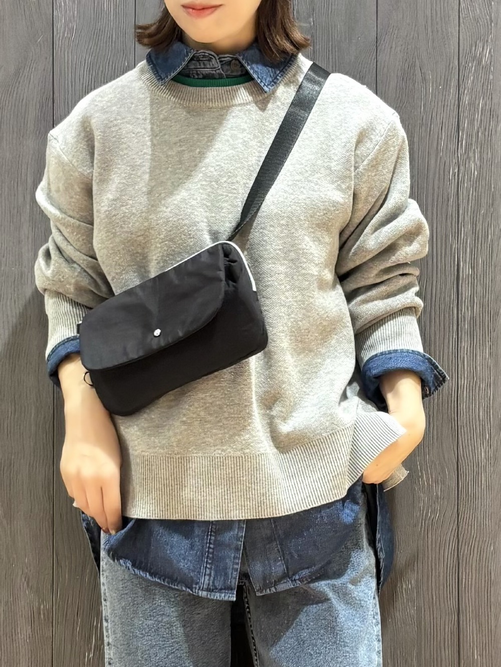 meiさんの「SHOO･LA･RUE｜【S-LL/洗濯機可/体型カバー】ライトオンスデニム ダブルポケット オーバーサイズシャツ」を使ったコーディネート