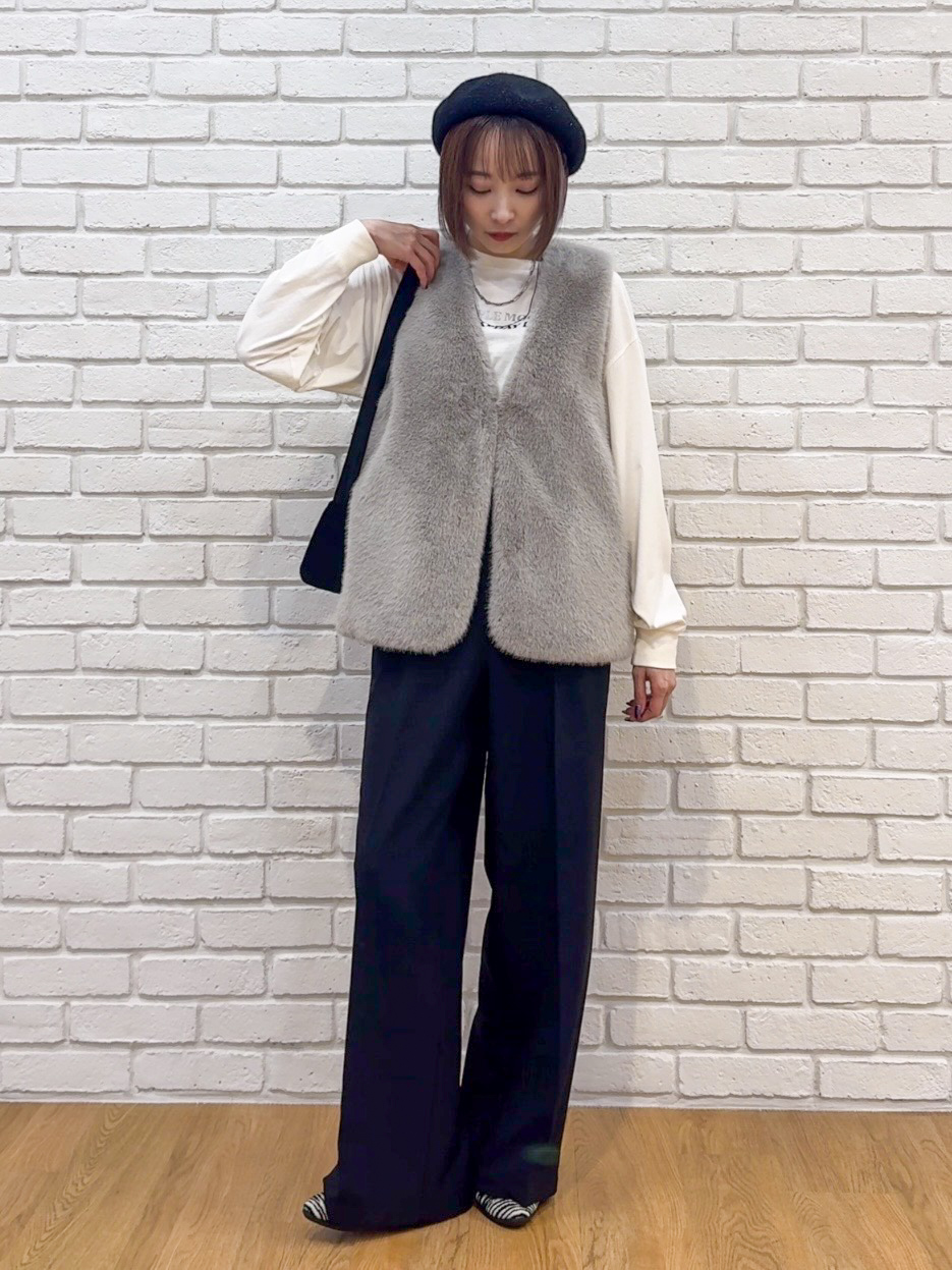 𝐜𝐡𝐢𝐤𝐚さんの「SHOO･LA･RUE｜【高レビュー/S-LL】デイリー使いに 選べる6柄プリントロンT」を使ったコーディネート