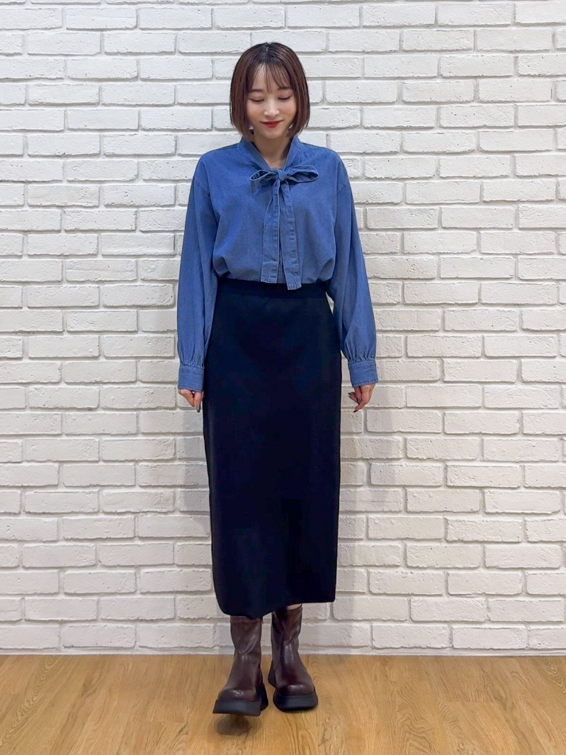 𝐜𝐡𝐢𝐤𝐚さんの「SHOO･LA･RUE｜【S-LL/洗濯機可】華やぐデニムボウタイリボンシャツ」を使ったコーディネート